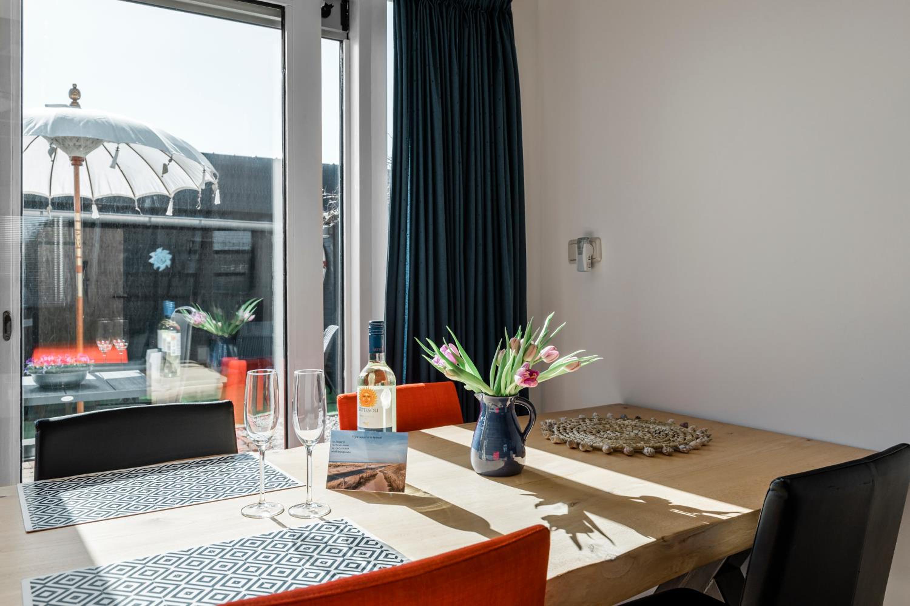 Strandhuis de Zeeparel met hottub view 2