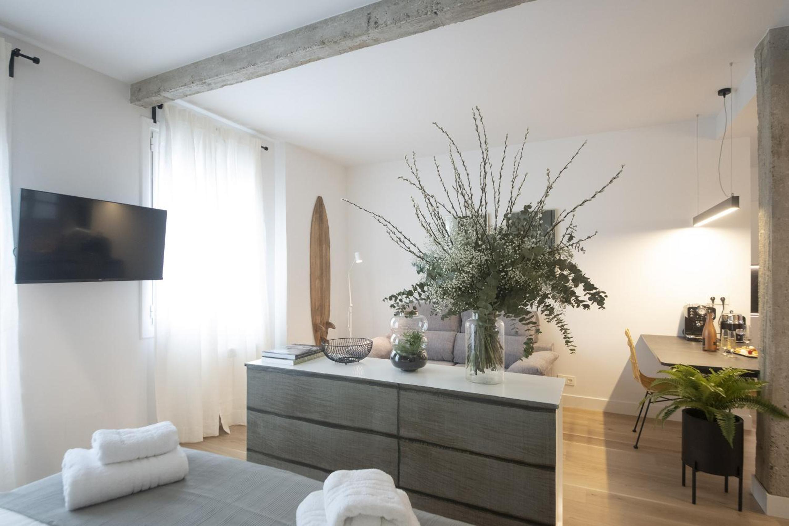 Shiny by OLdtown Apartments