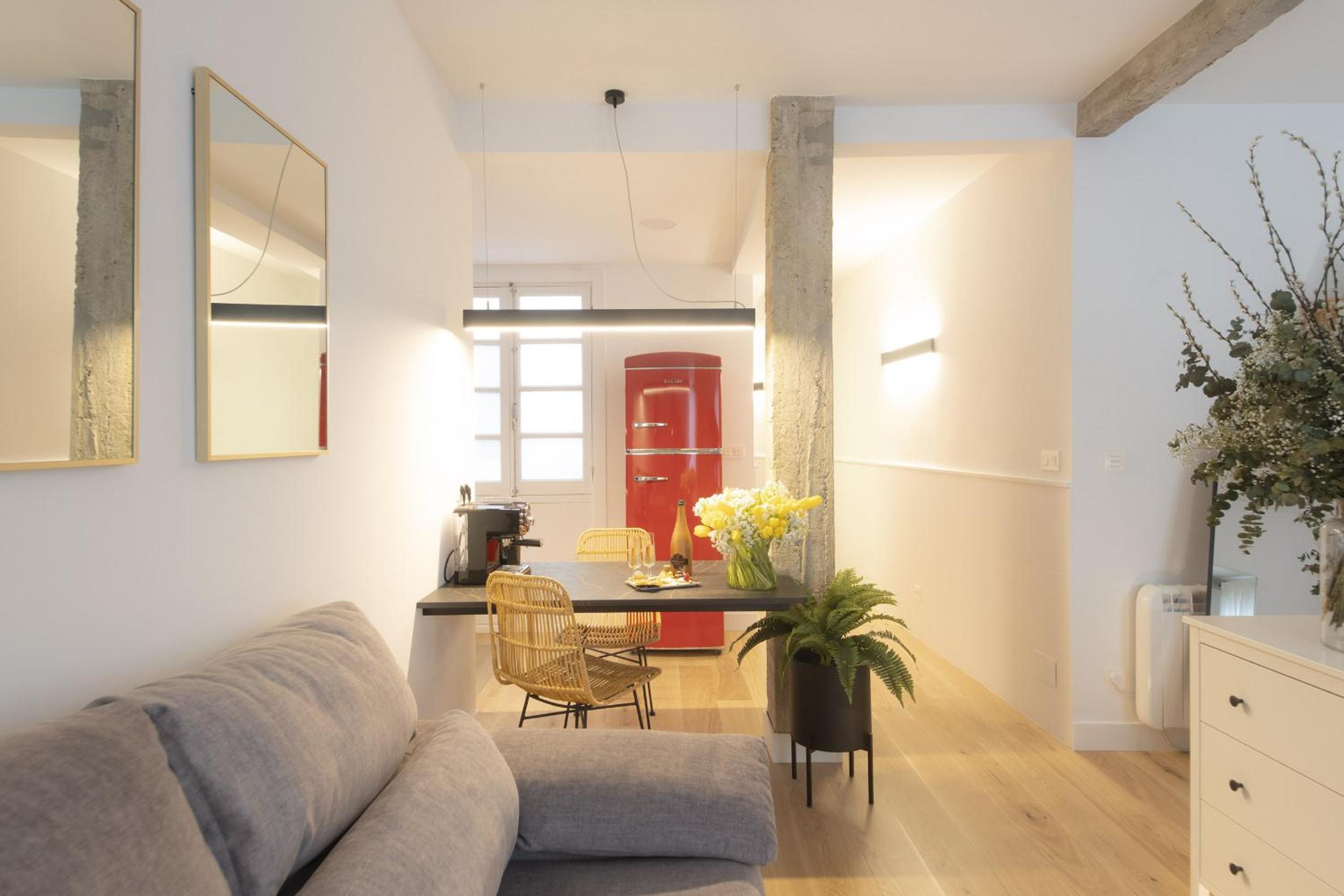 Shiny by OLdtown Apartments