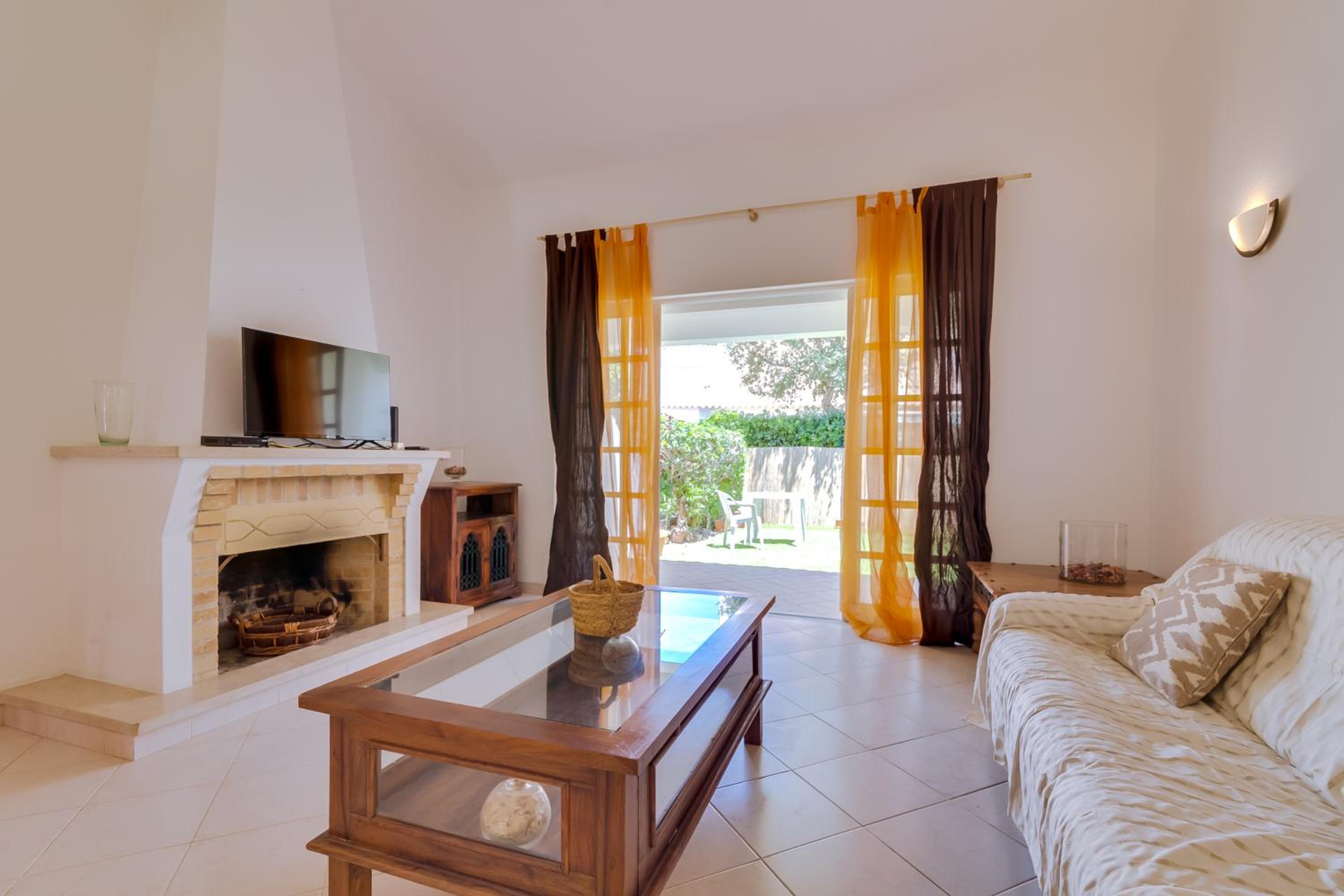 Small Villa 4Pax -Shared Pool @ Homesbyfc view 3