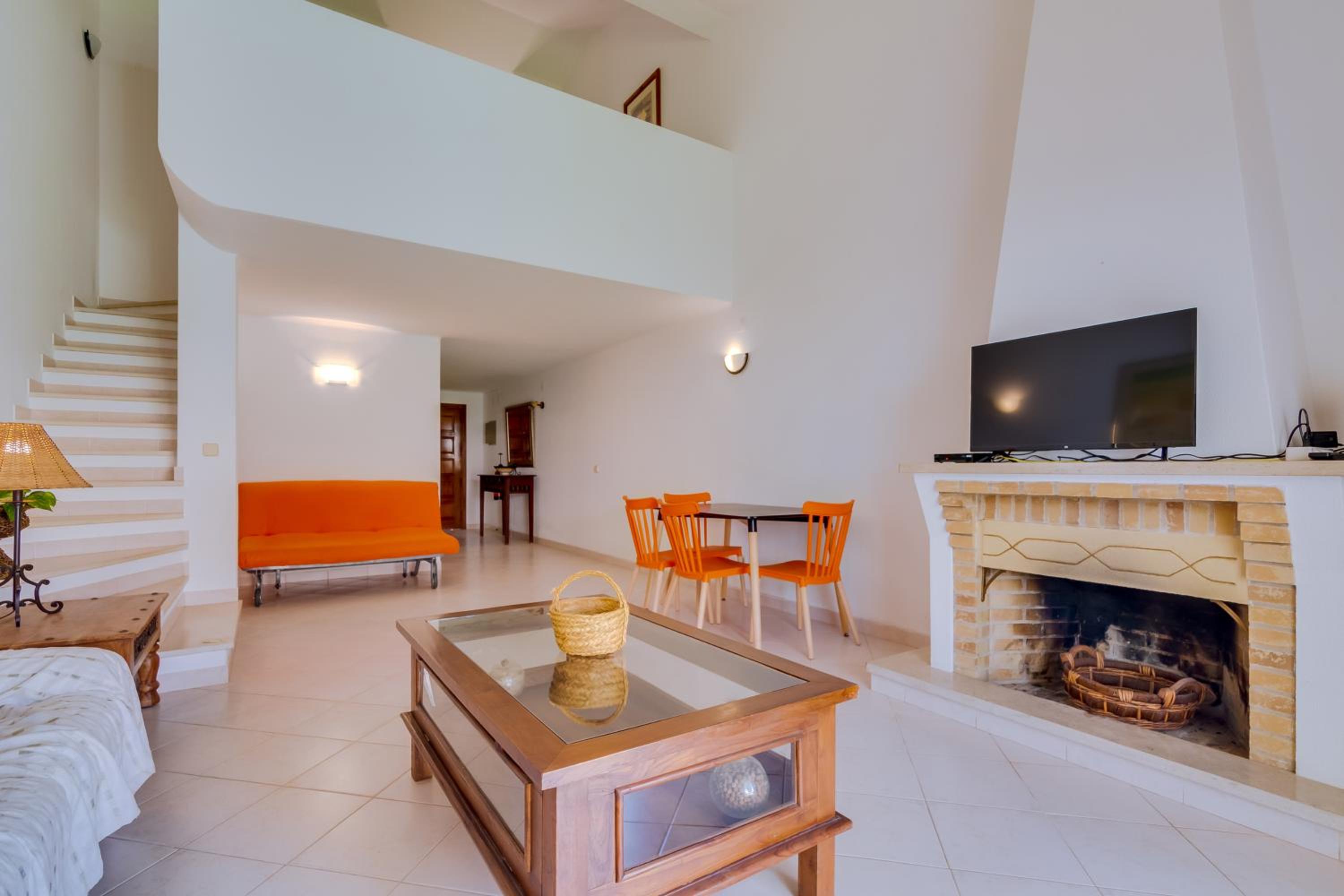 Small Villa 4Pax -Shared Pool @ Homesbyfc view 5