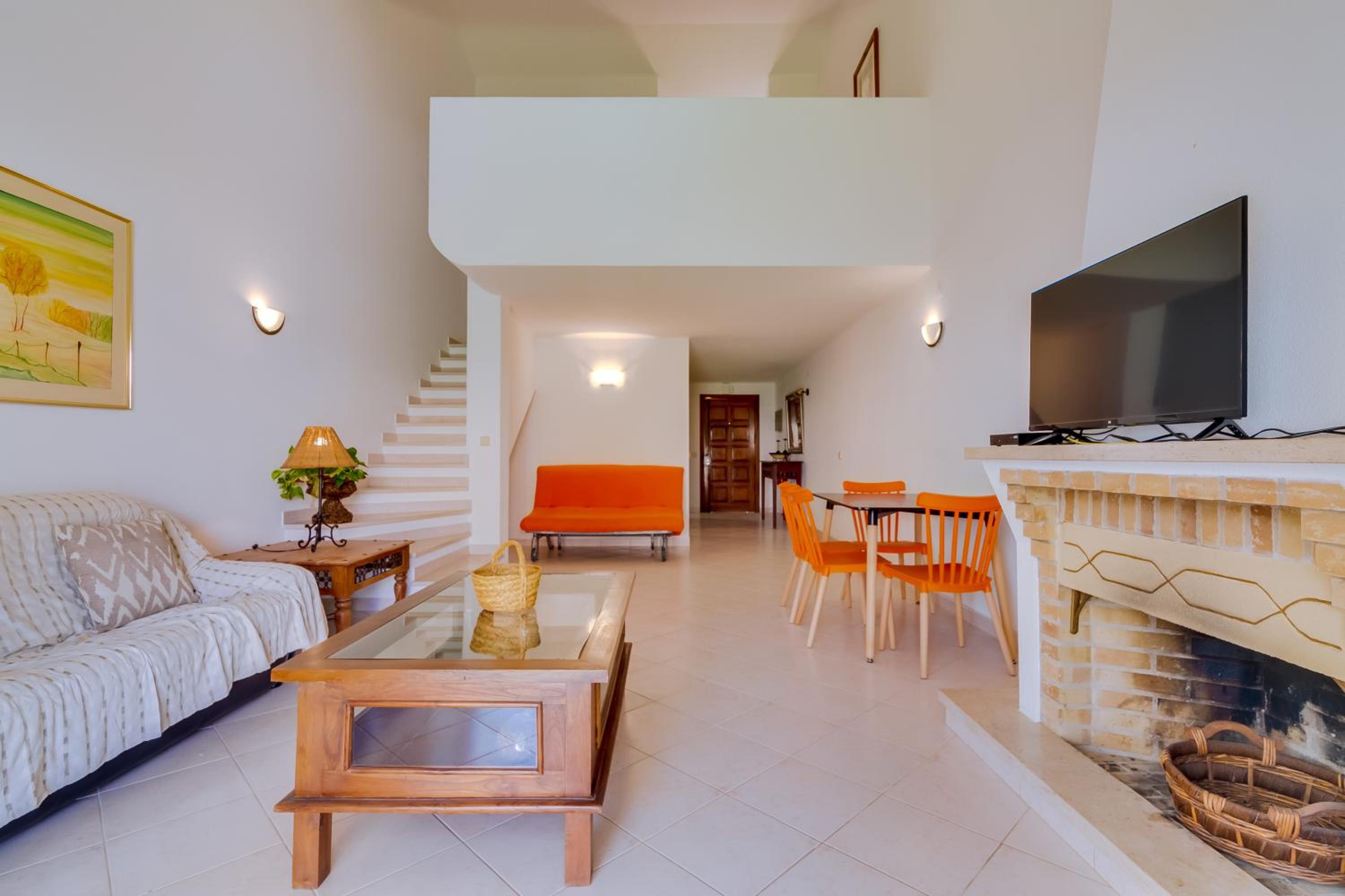 Small Villa 4Pax -Shared Pool @ Homesbyfc view 2