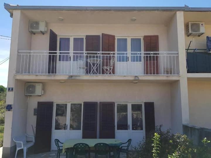 Apartments Ljilja