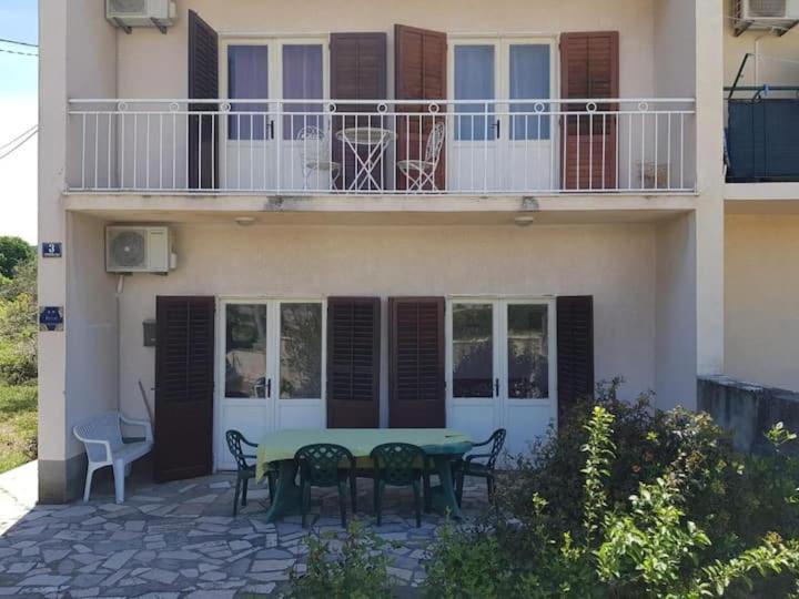 Apartments Ljilja