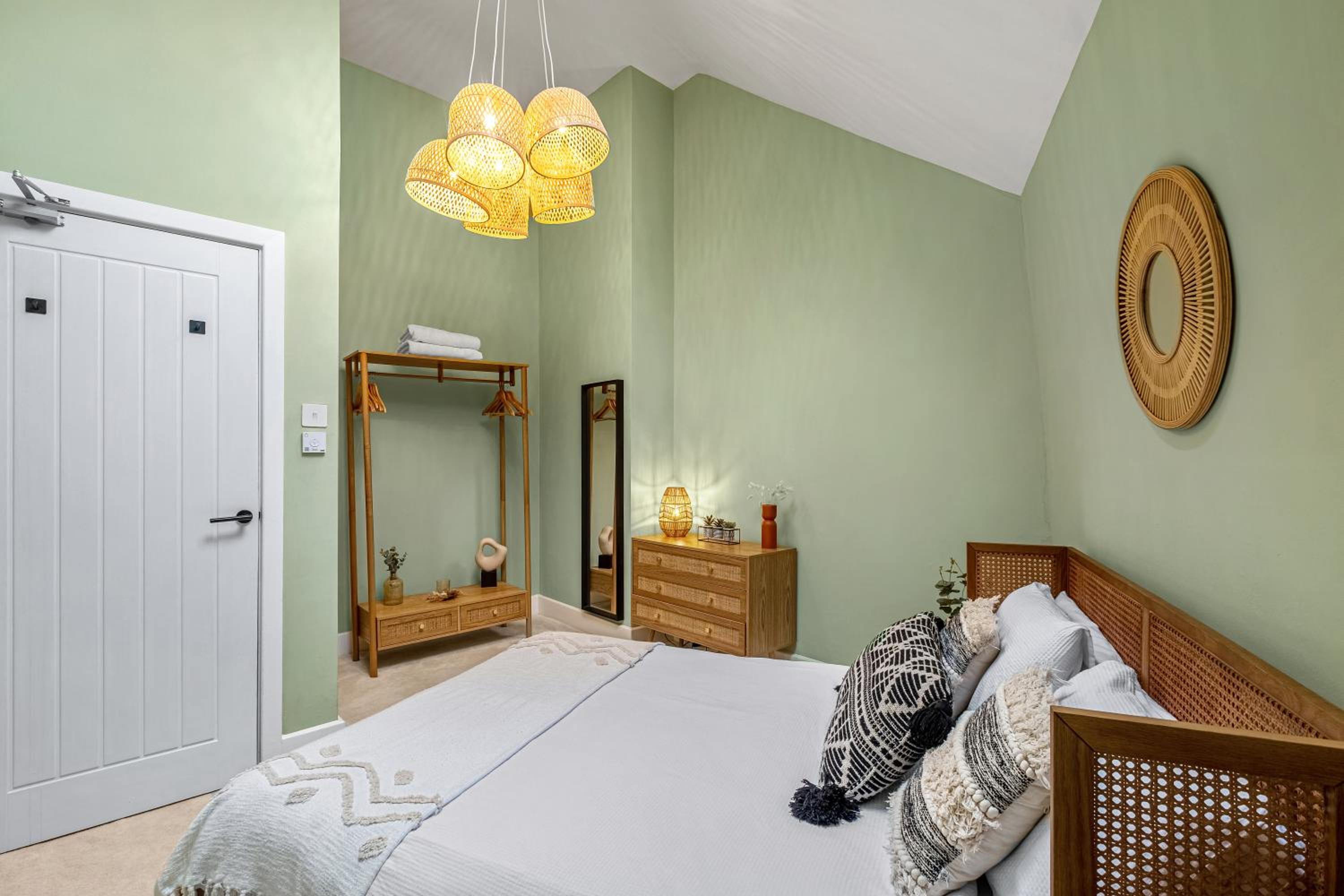 Princes Wharf, Stylish 2 Bed City Centre Apartment view 5