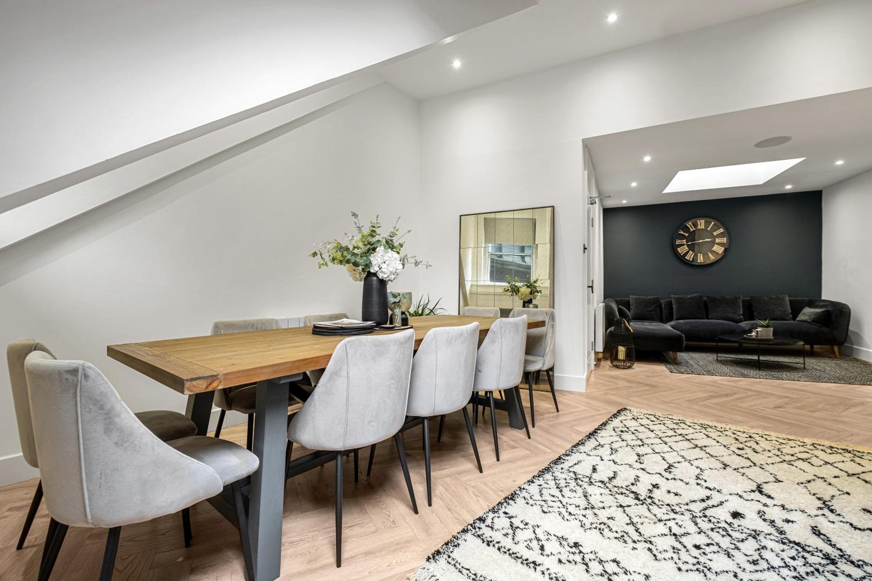 Princes Wharf, Stylish 2 Bed City Centre Apartment view 2