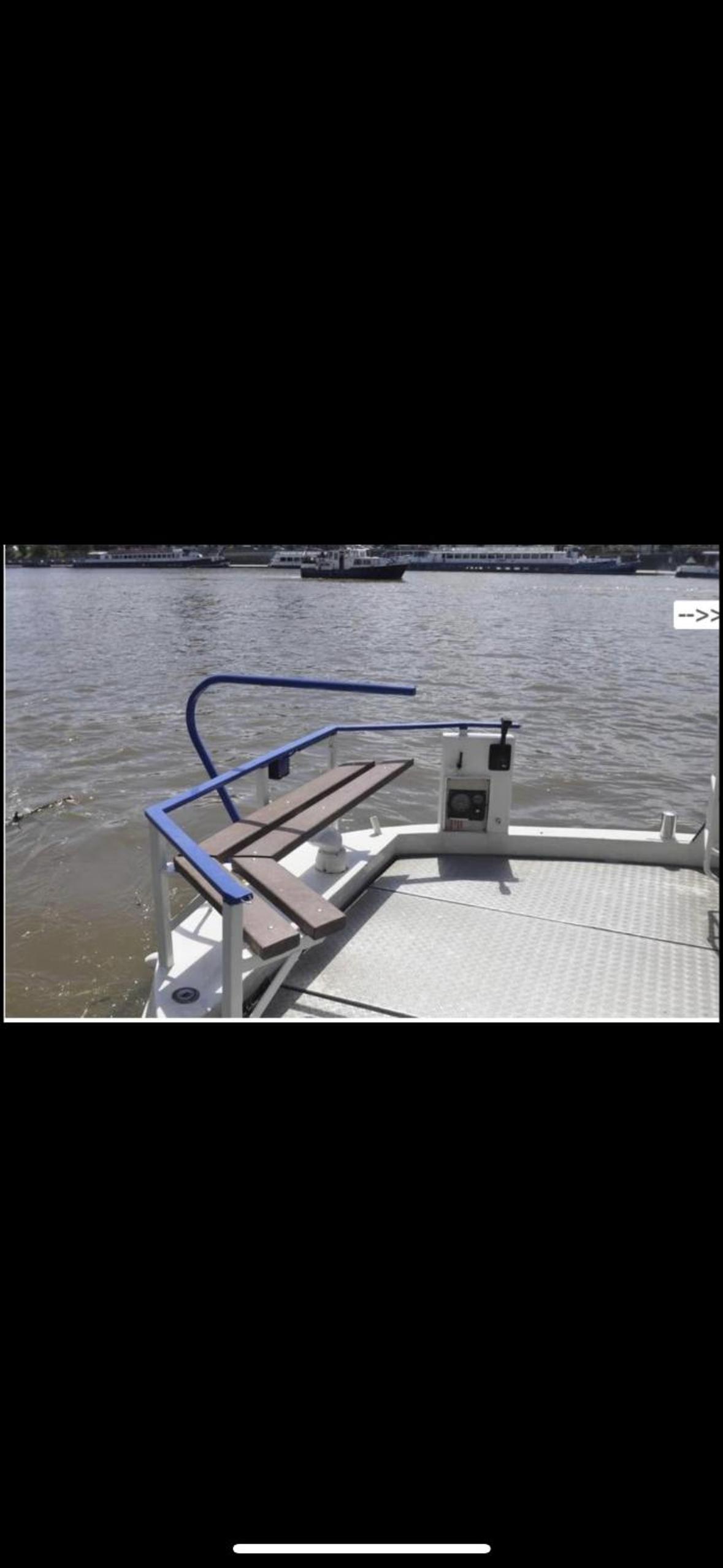 Zouw Hausboat Zakotven -pouze ubytovaní