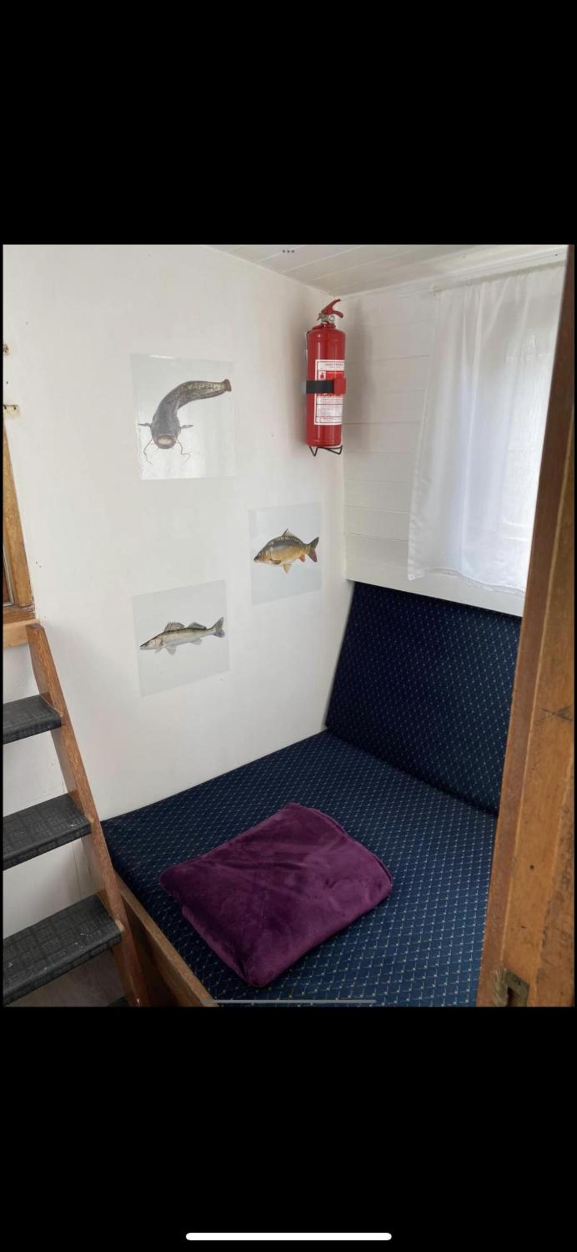 Zouw Hausboat Zakotven -pouze ubytovaní