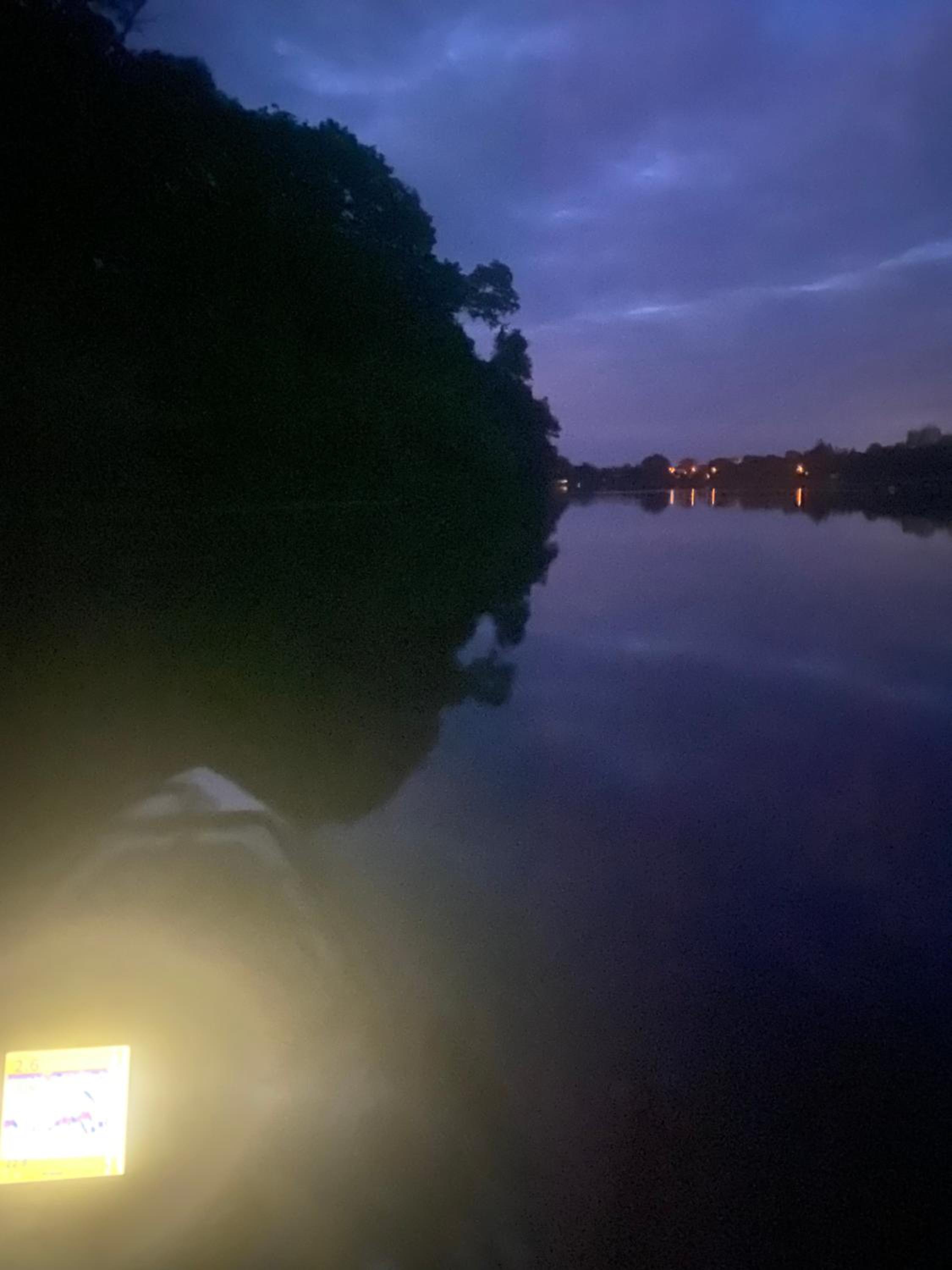 Zouw Hausboat Zakotven -pouze ubytovaní