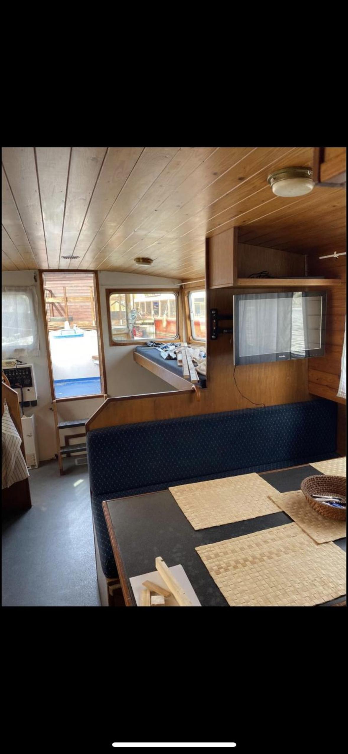 Zouw Hausboat Zakotven -pouze ubytovaní