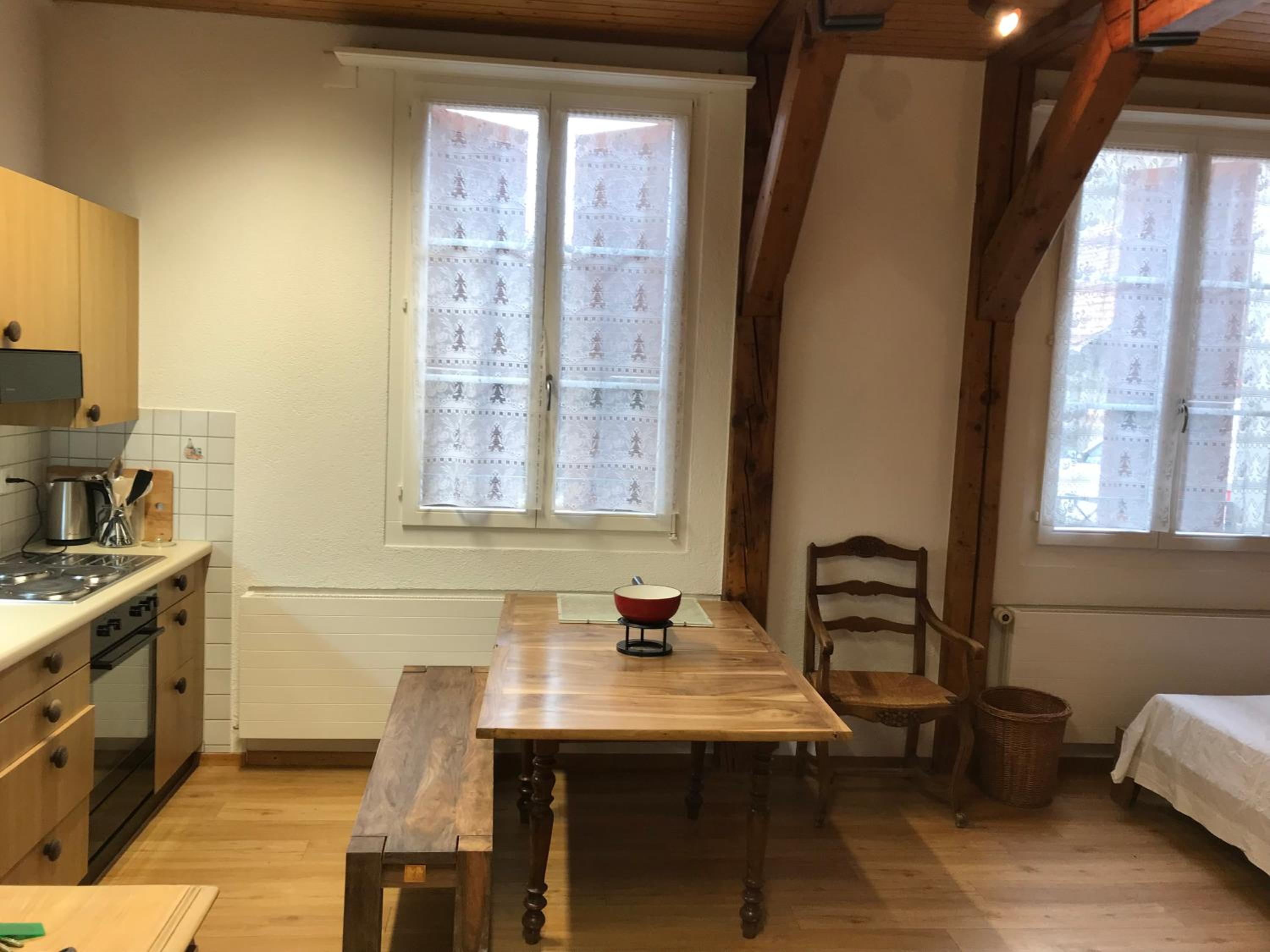 Simple Studio 36m2 in the Center of Burgdorf private Parking SMALL BATHROOM