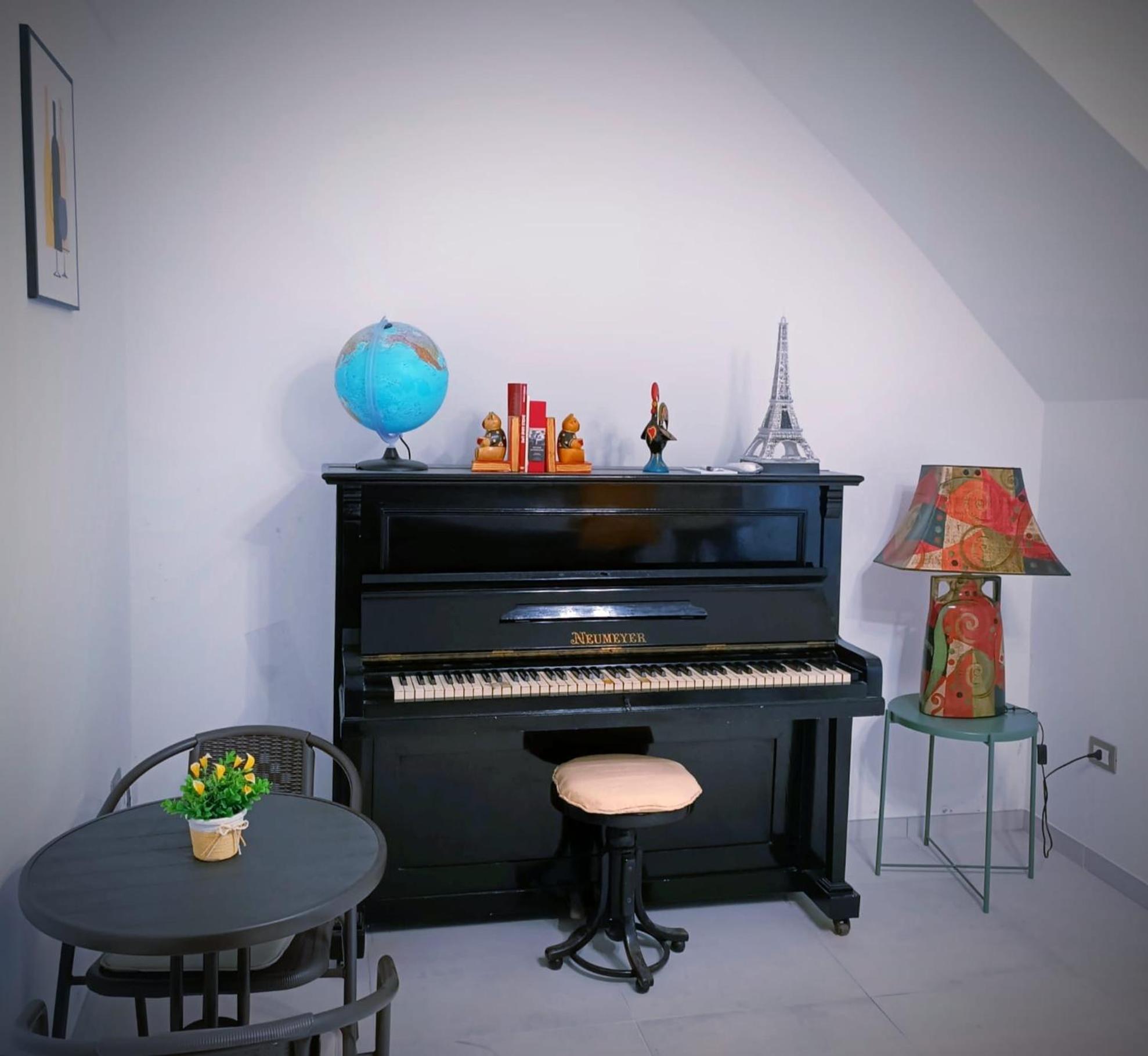 b&b Telesilla