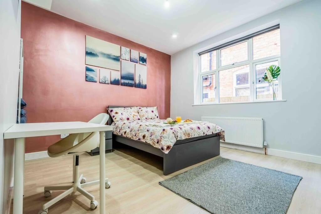Beautiful flat with free parking