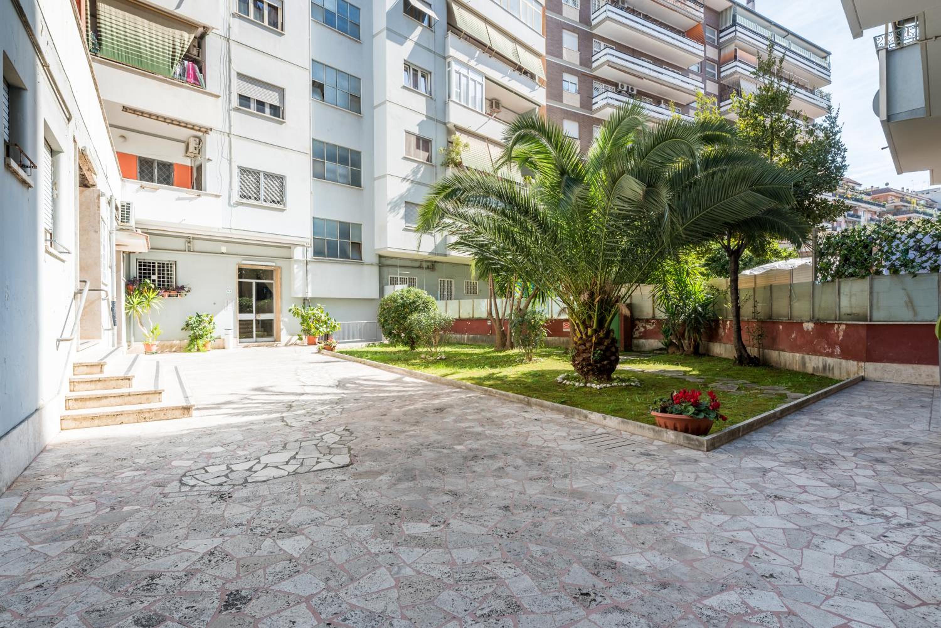 Cinecittà Gem Flat with Veranda