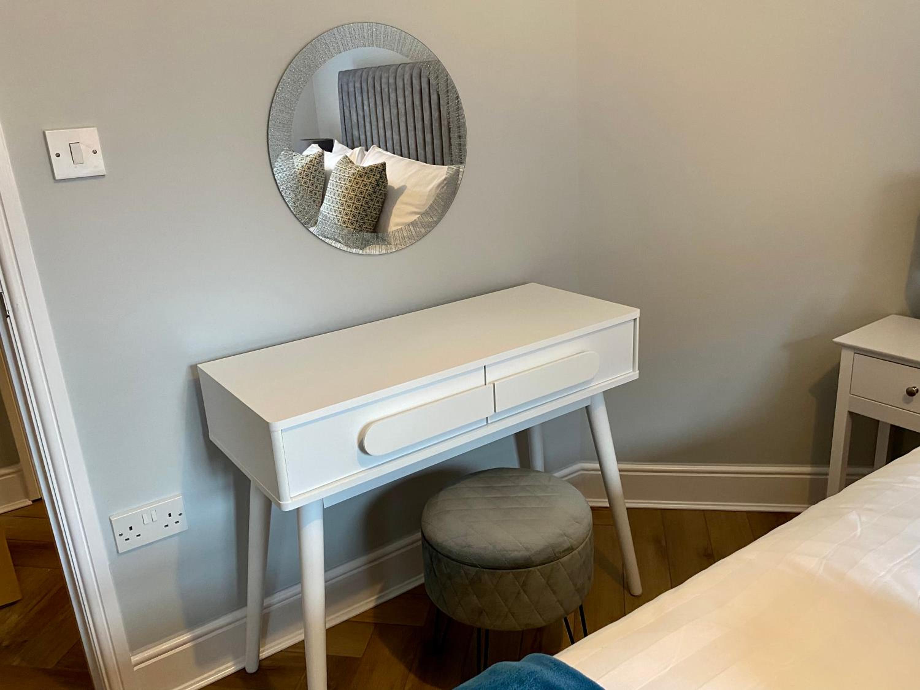 Luxury Riverside City Centre Apartment