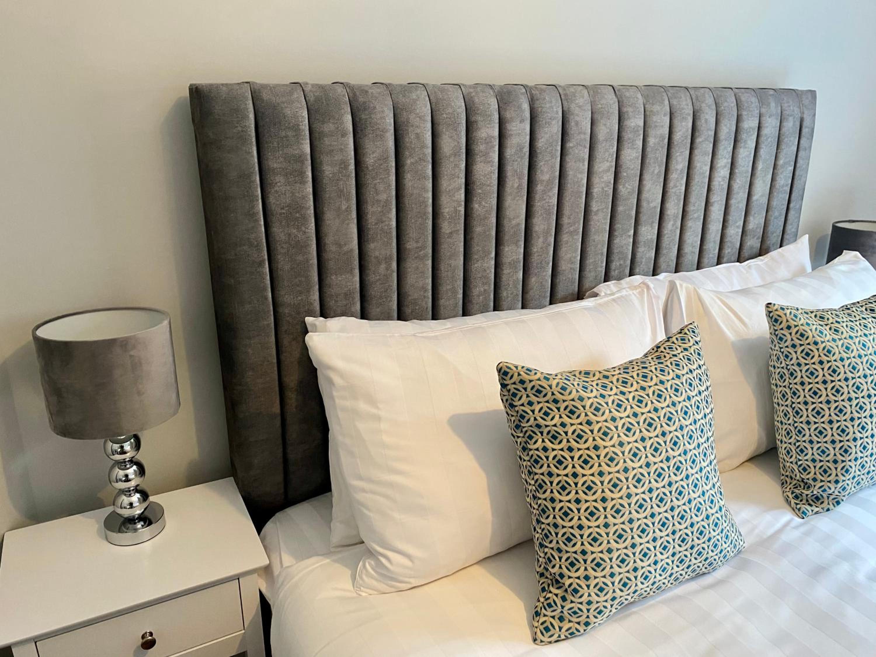 Luxury Riverside City Centre Apartment