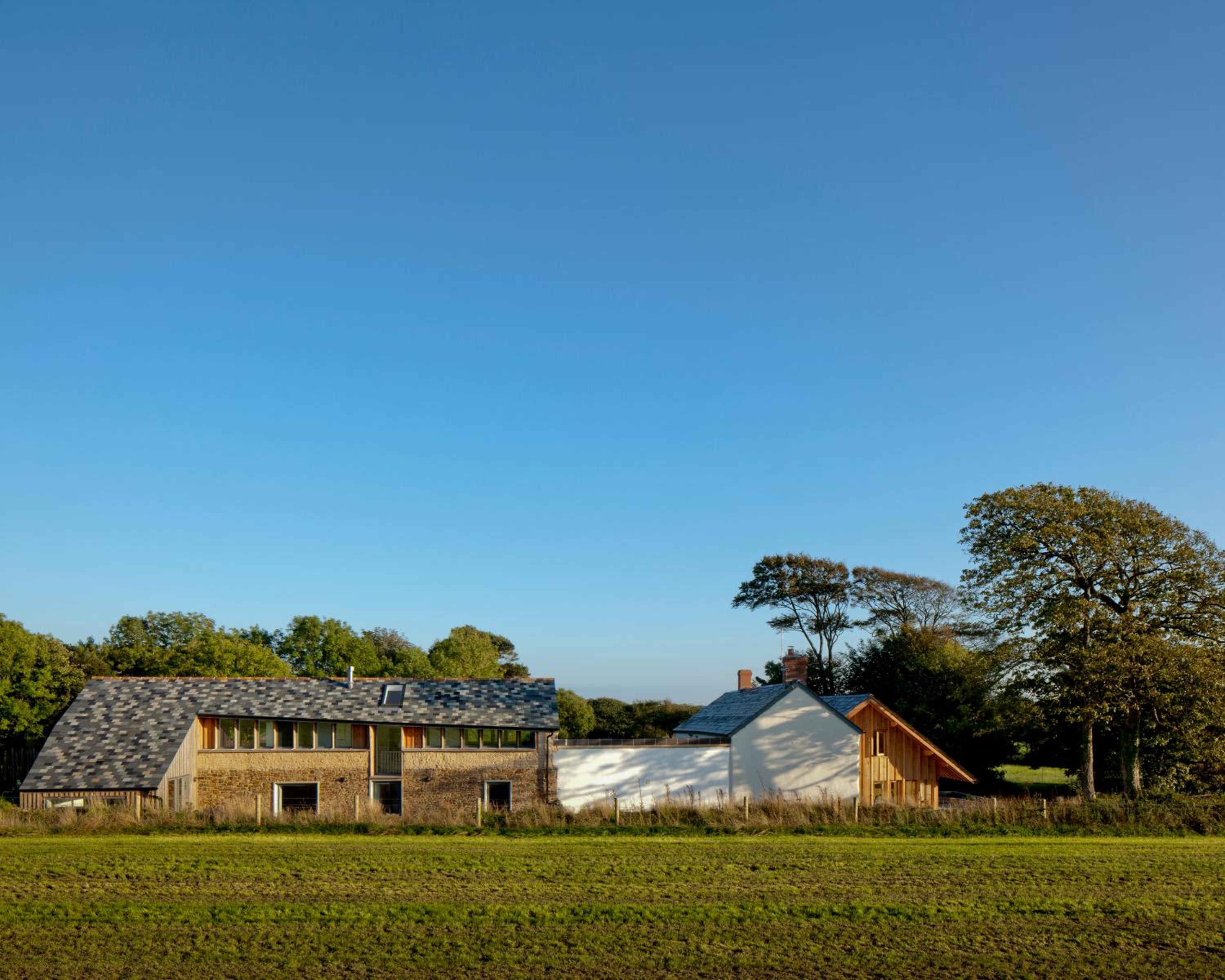 The Cob at Venn Farm - Award Winning Architecture with Hot Tub Near Cornish Surf Beaches