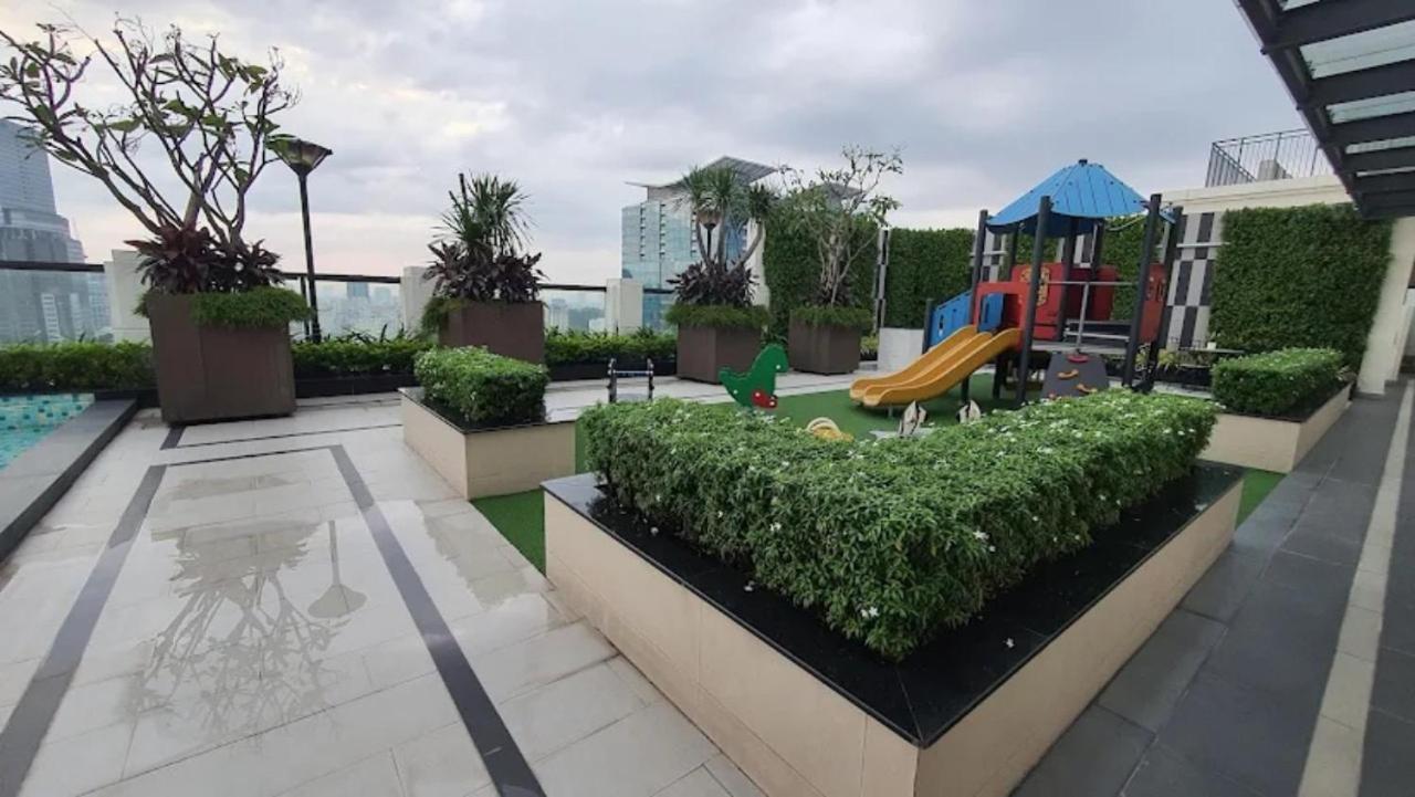 De Lux Central D1 next Hyatt, Opera House, Ben Thanh, Pool,Gym