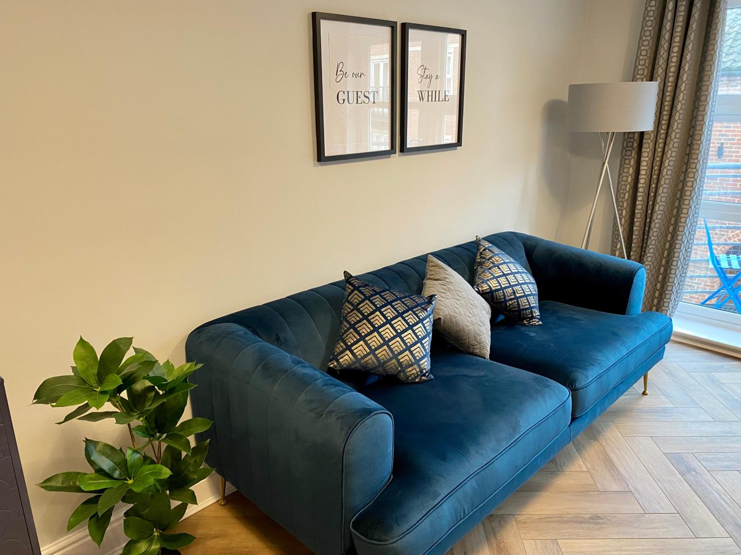 Luxury Riverside City Centre Apartment