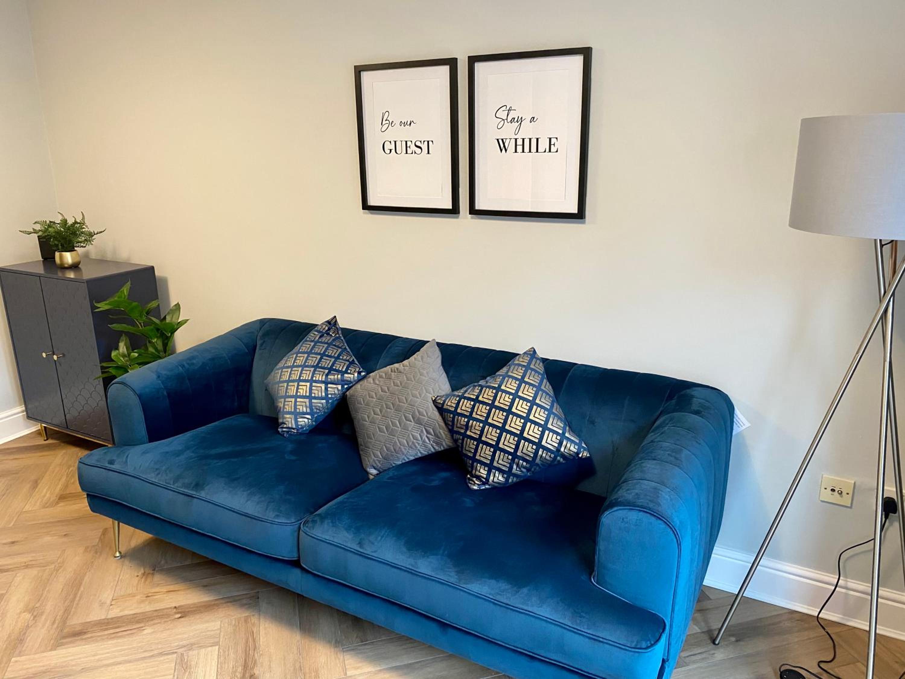 Luxury Riverside City Centre Apartment