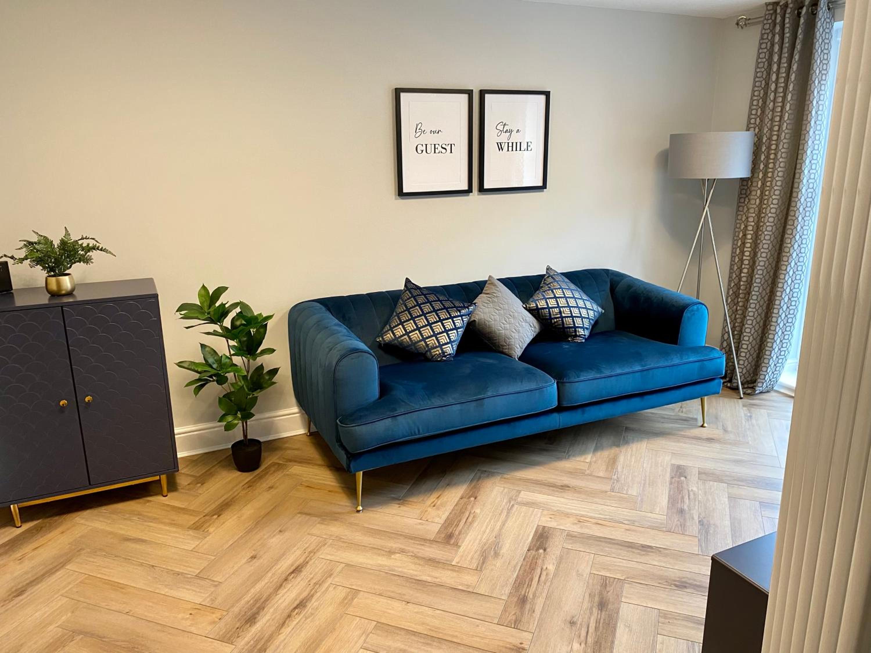 Luxury Riverside City Centre Apartment