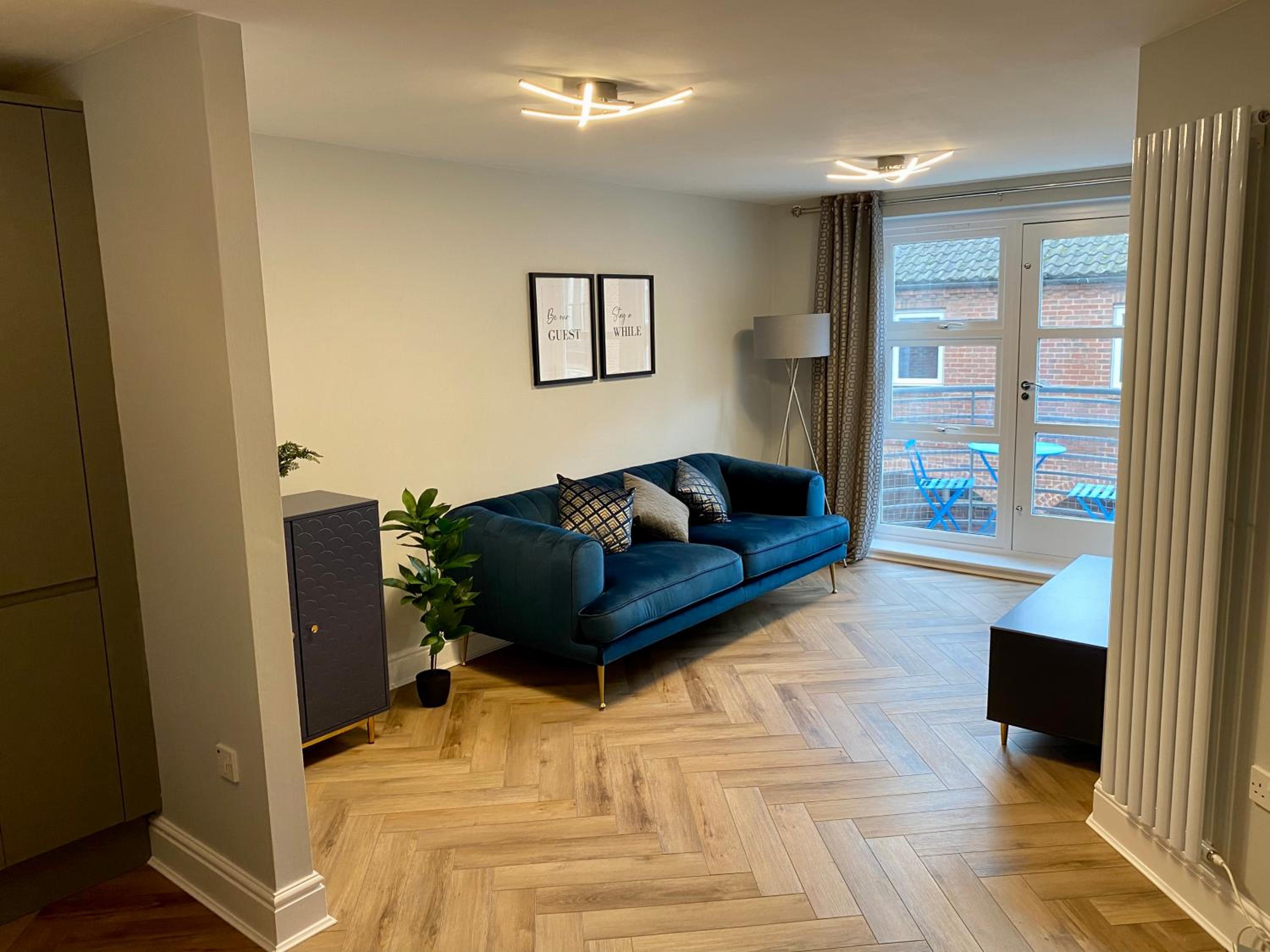 Luxury Riverside City Centre Apartment