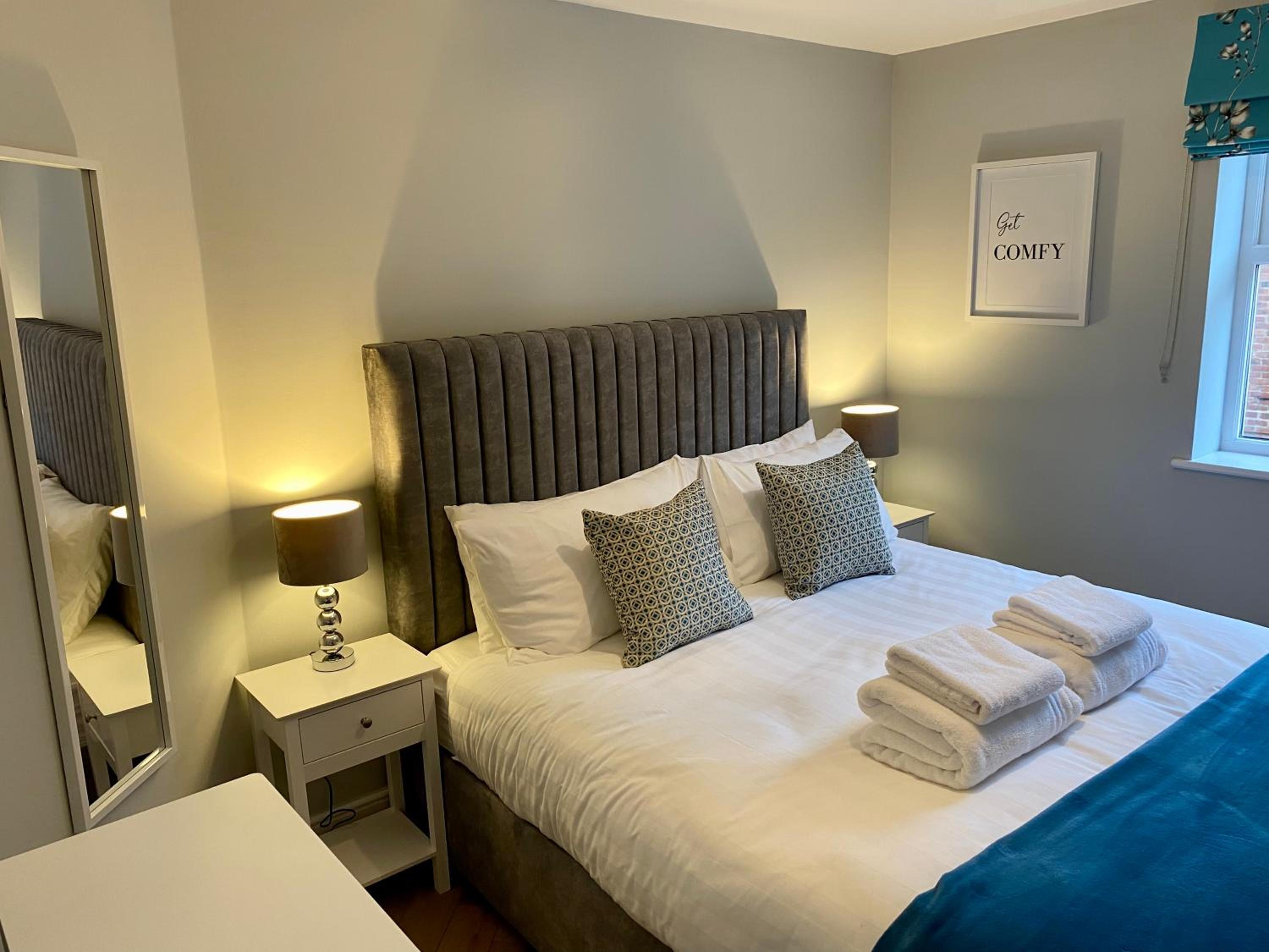 Luxury Riverside City Centre Apartment
