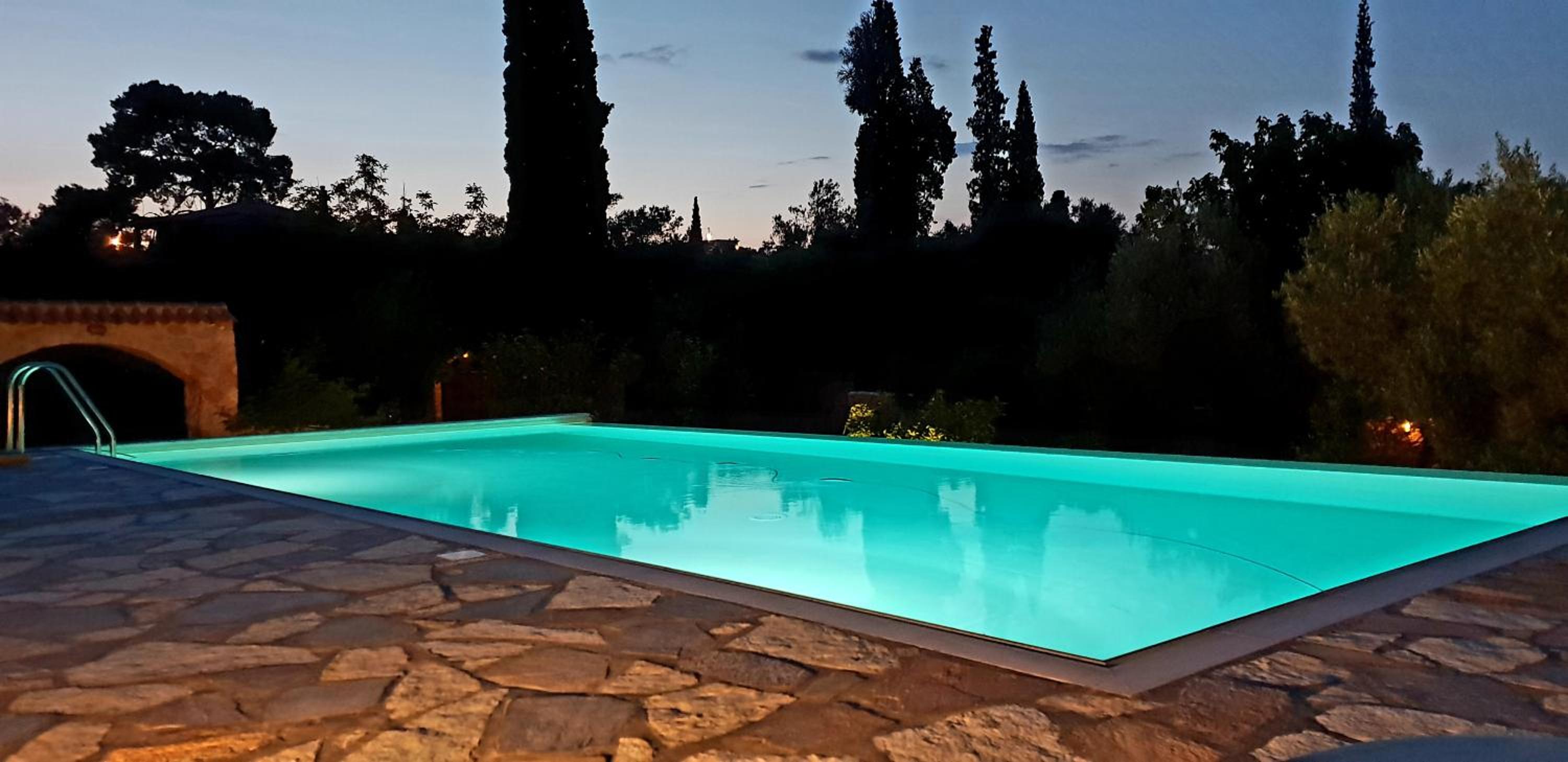 Private Swimmingpool in Cottage photo 3