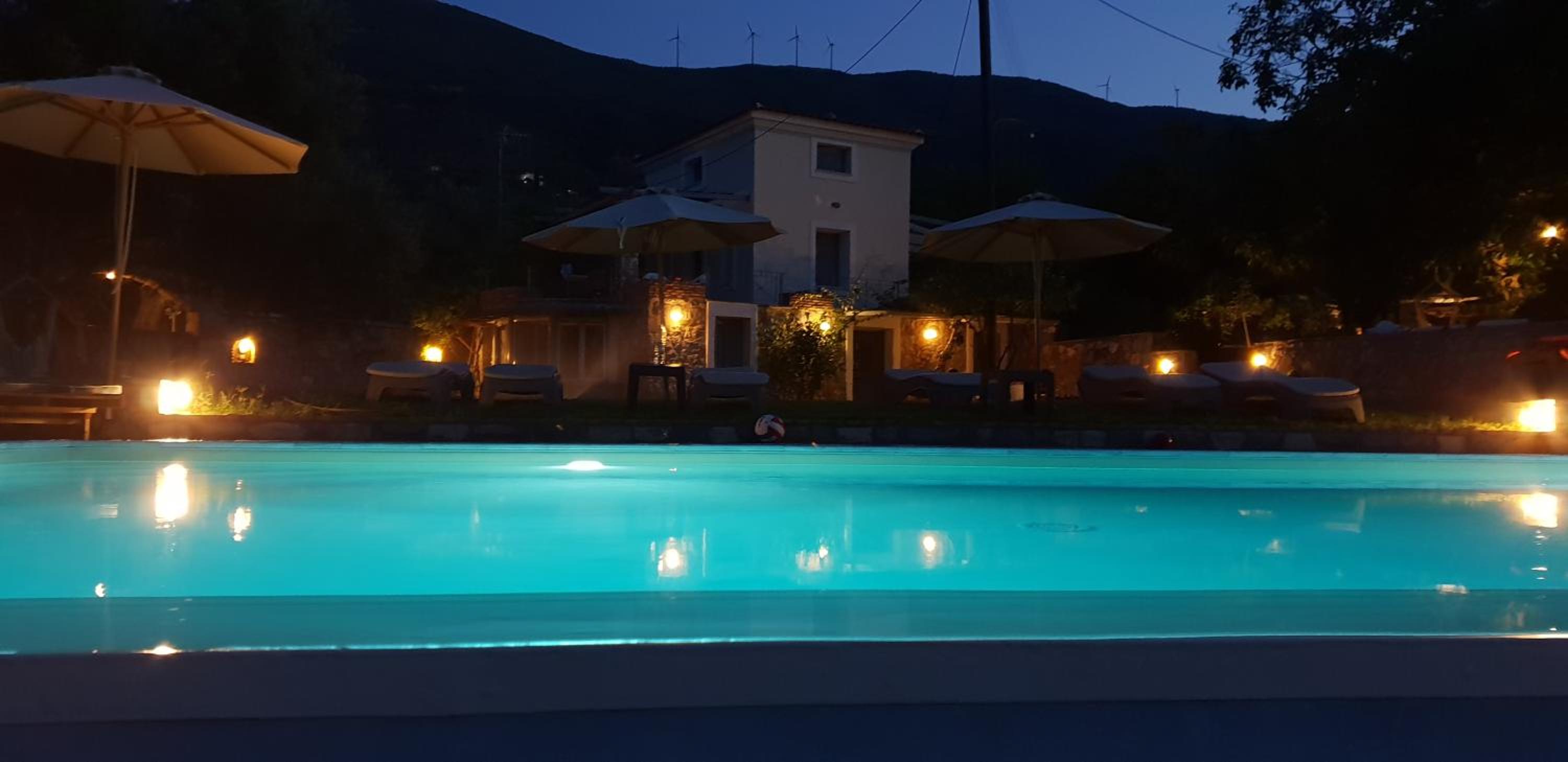 Private Swimmingpool in Cottage photo 2