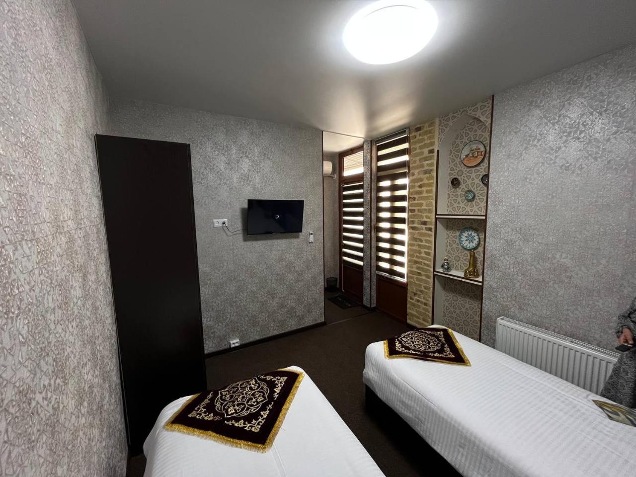 Old Safari Golden Location Guest house with Laundry Service