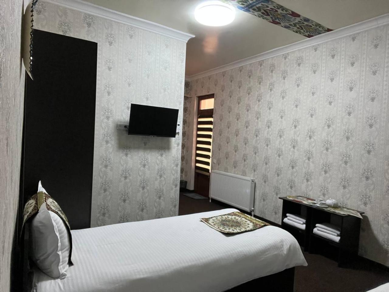 Old Safari Golden Location Guest house with Laundry Service