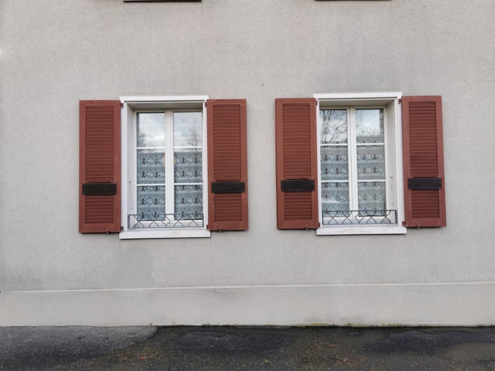 Simple Studio 36m2 in the Center of Burgdorf private Parking SMALL BATHROOM