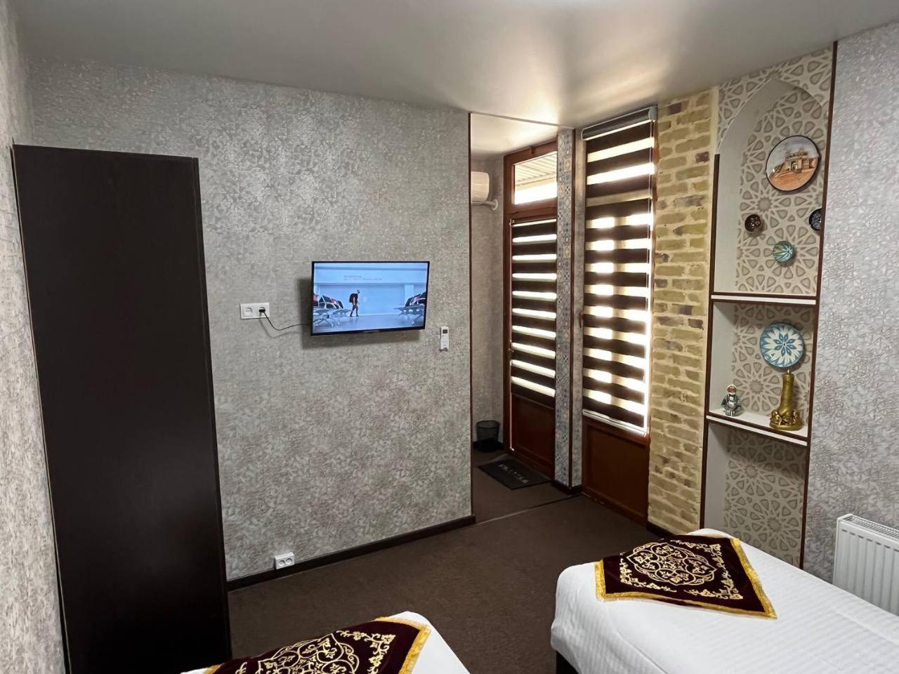 Old Safari Golden Location Guest house with Laundry Service