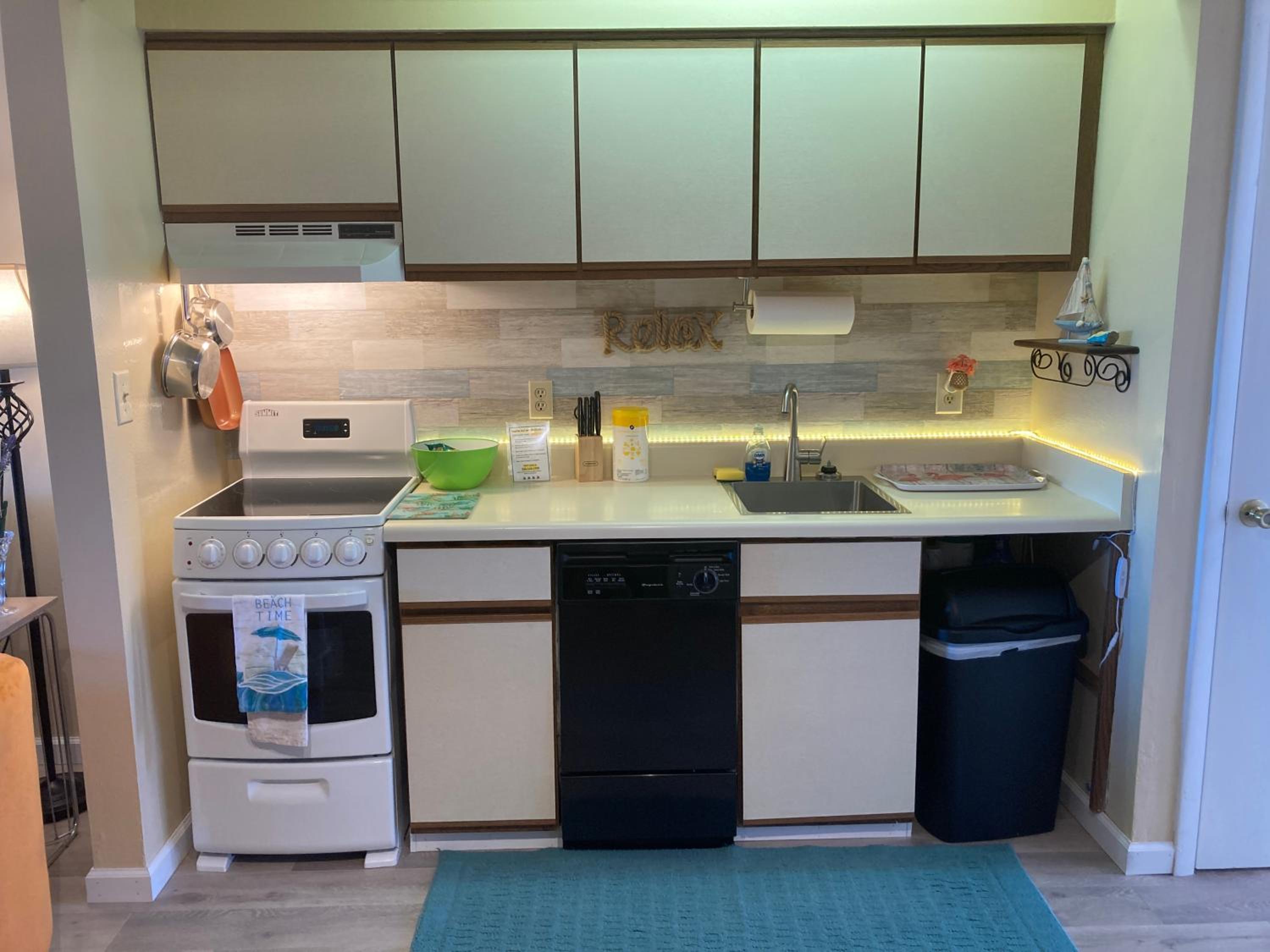 Sunset Harbor Palms 1-309 view 4
