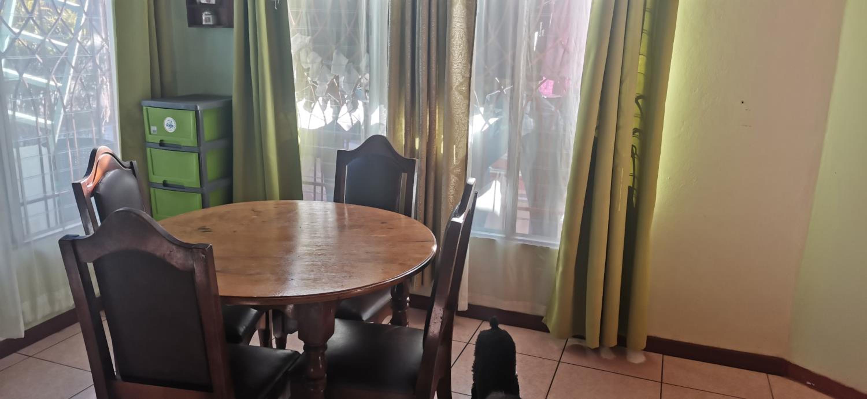 Casa Sarita - Cerca del Juan Castro, hospital y tribunales