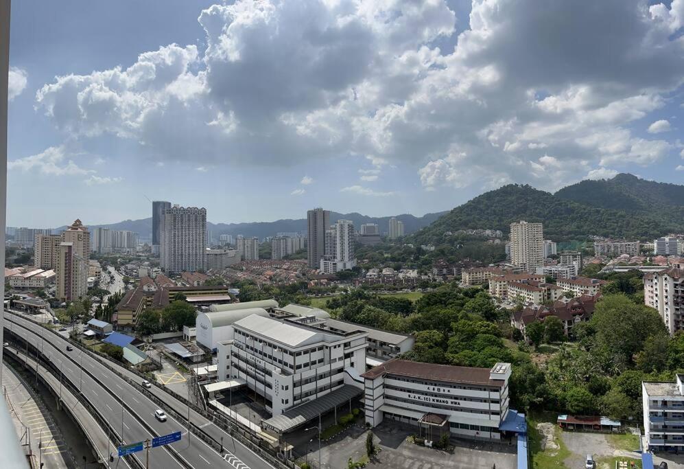 Sun Executive Suite Entire Unit @Bayan Lepas #5pax #Queensbay #SPICE #100Mbps photo 8