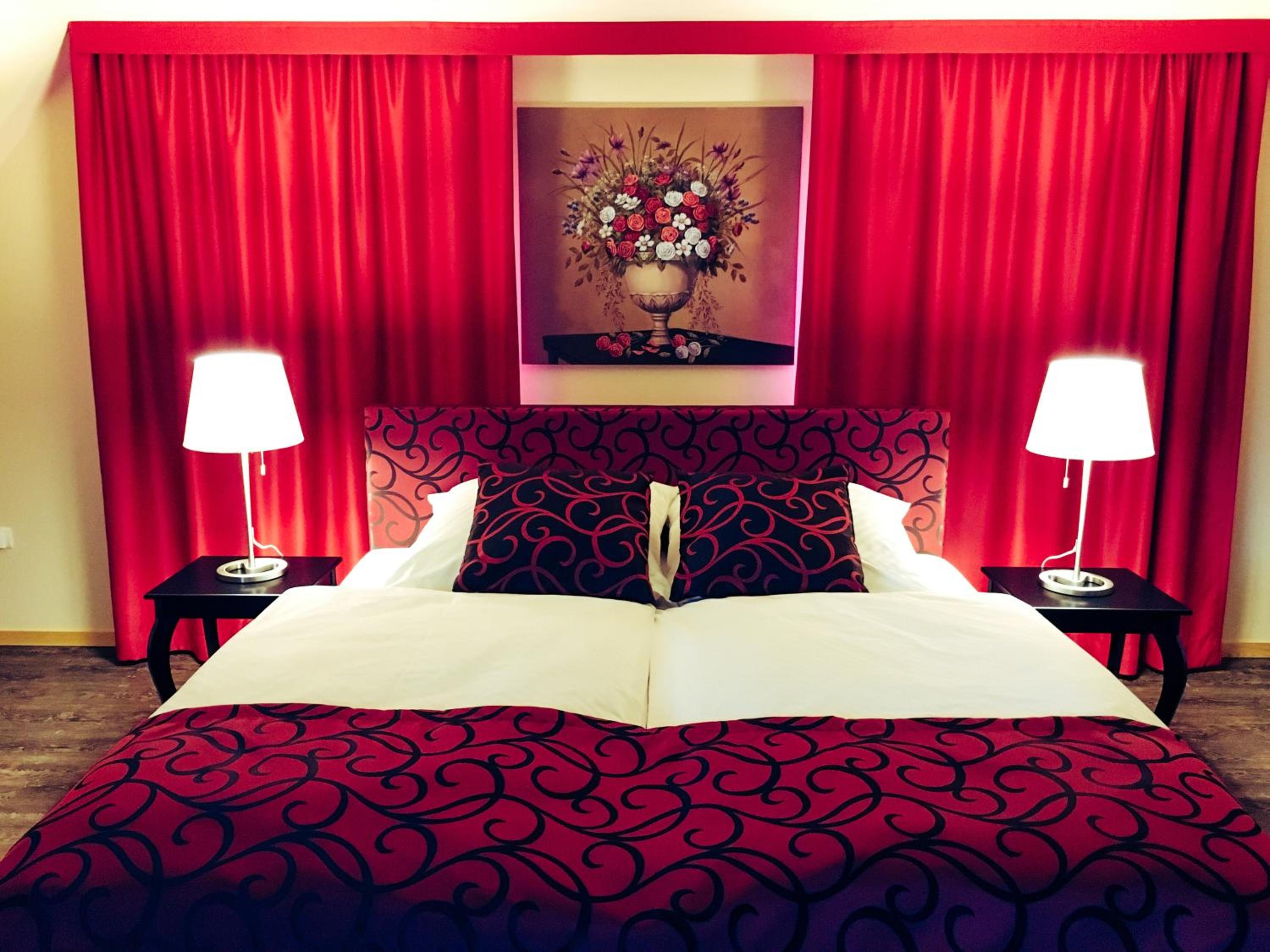 House of the Sauer - Bed and Breakfast | Guest Room | Holiday Home view 2