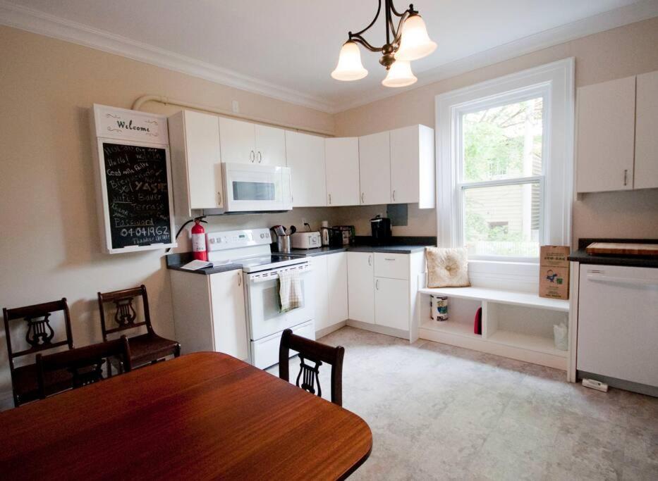 Heritage Townhouse in Downtown Halifax