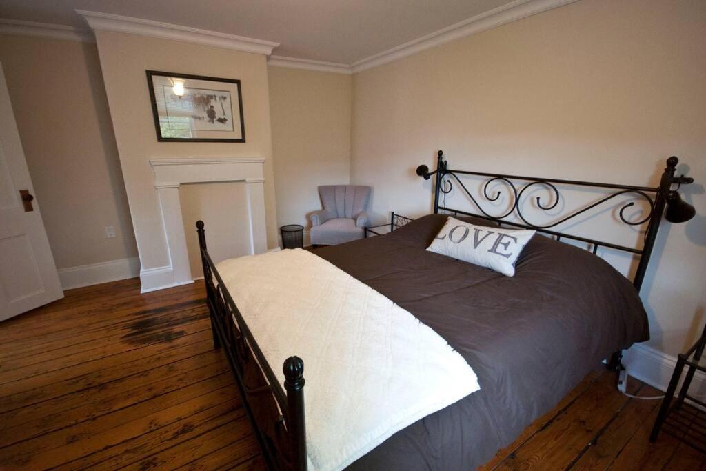 Heritage Townhouse in Downtown Halifax