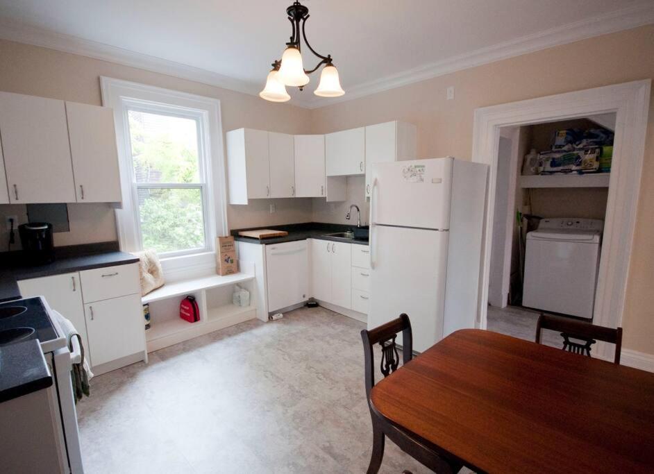 Heritage Townhouse in Downtown Halifax