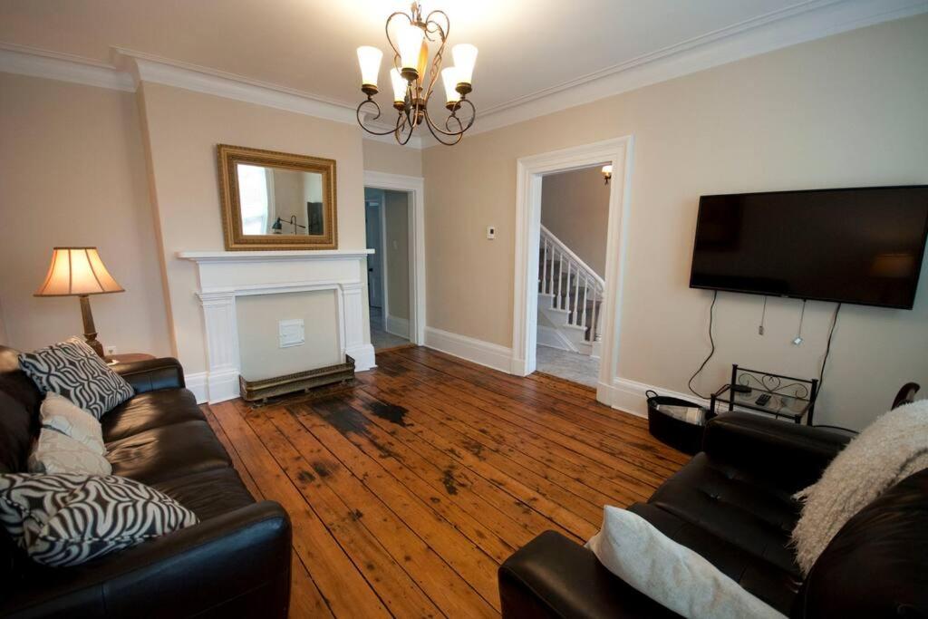 Heritage Townhouse in Downtown Halifax