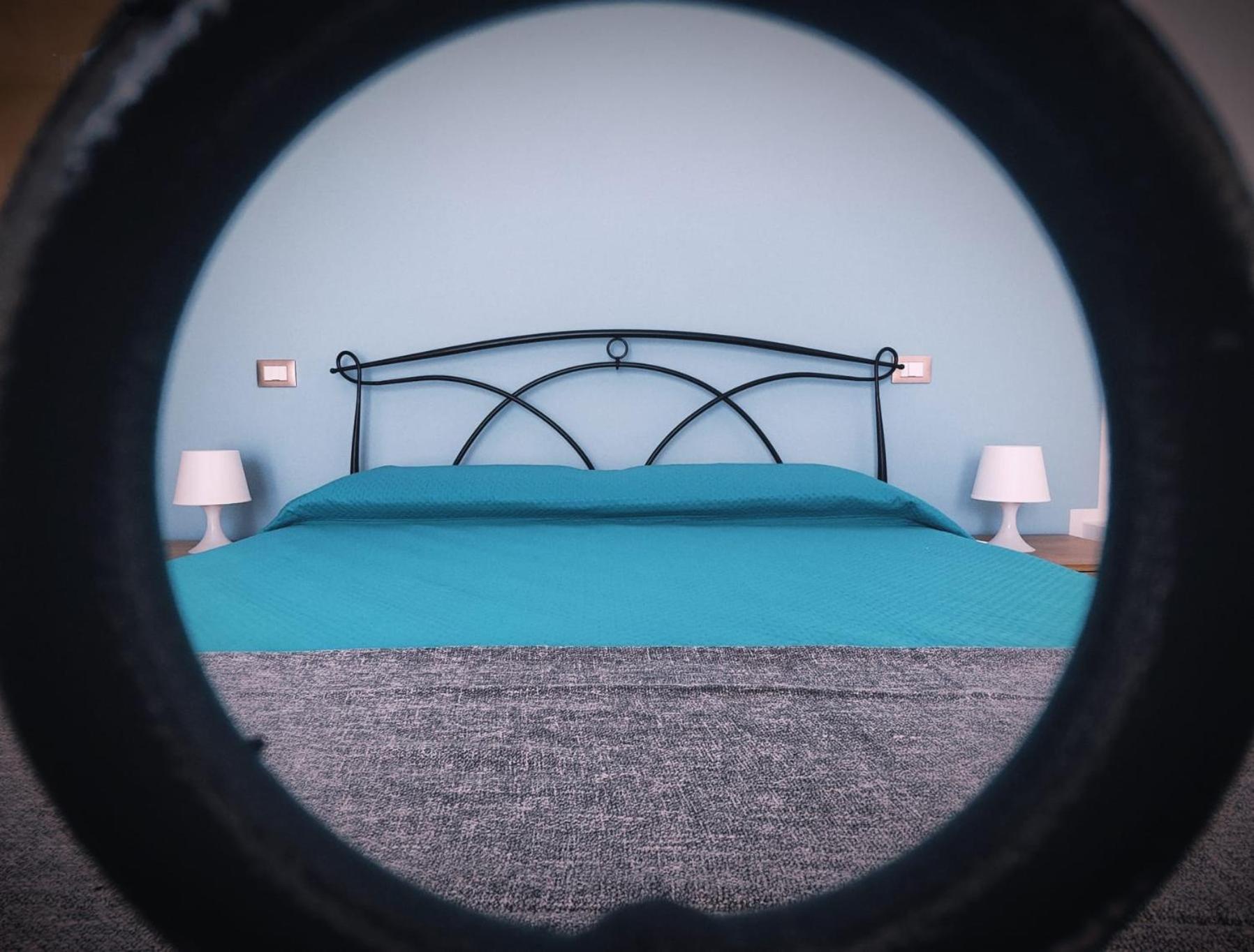 b&b Telesilla
