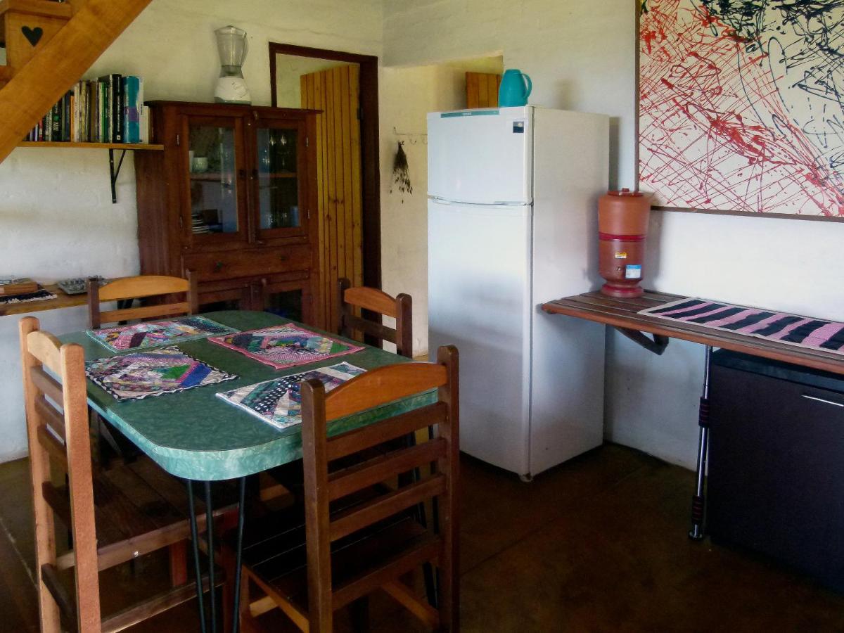 Casa ecológica na montanha com vista para o vale