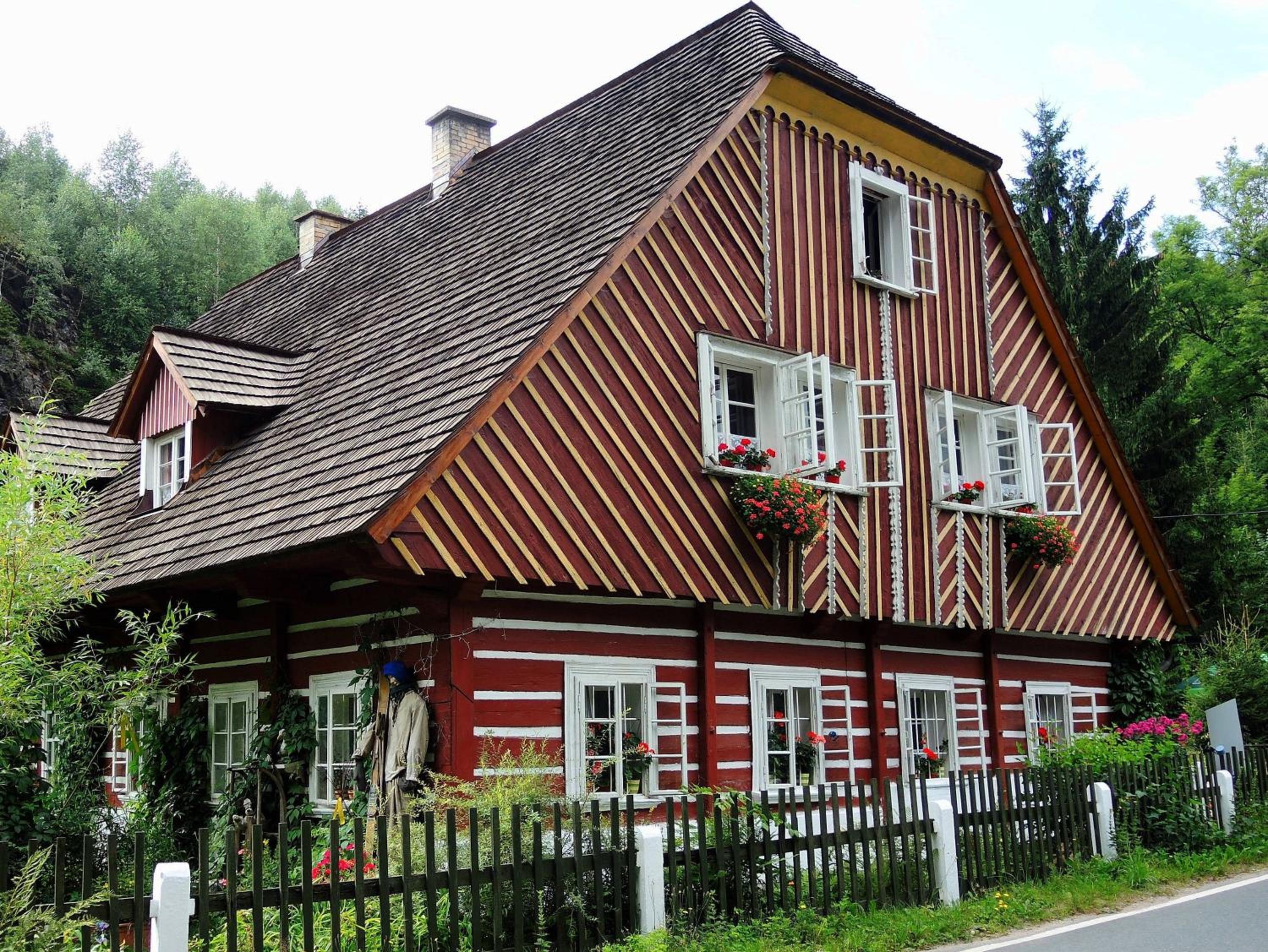 Roubenka Mlýn u skály Deštné v Orlických horách volné termíny 5 bytů