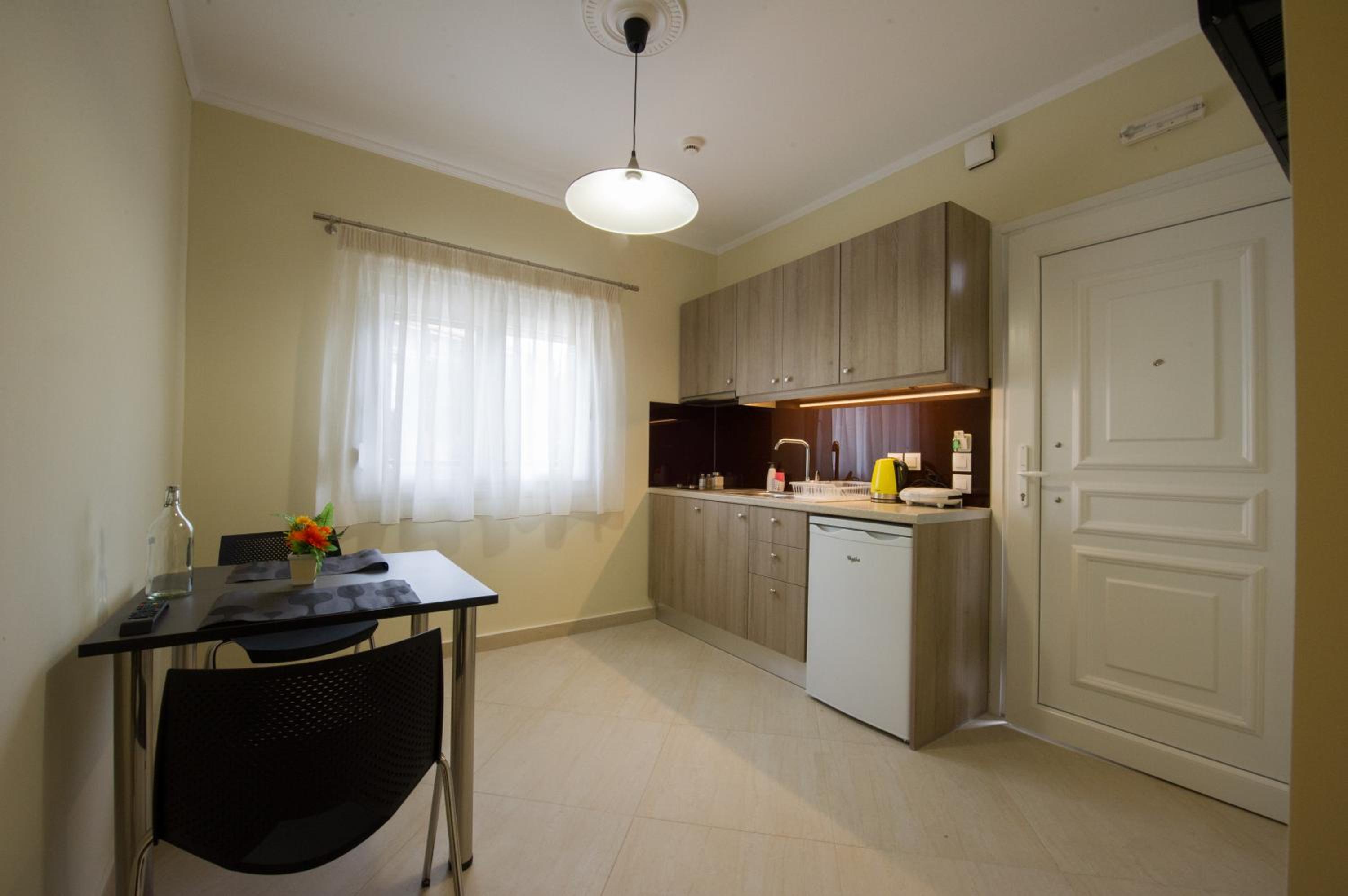 Canary Studios en Parga — kitchen