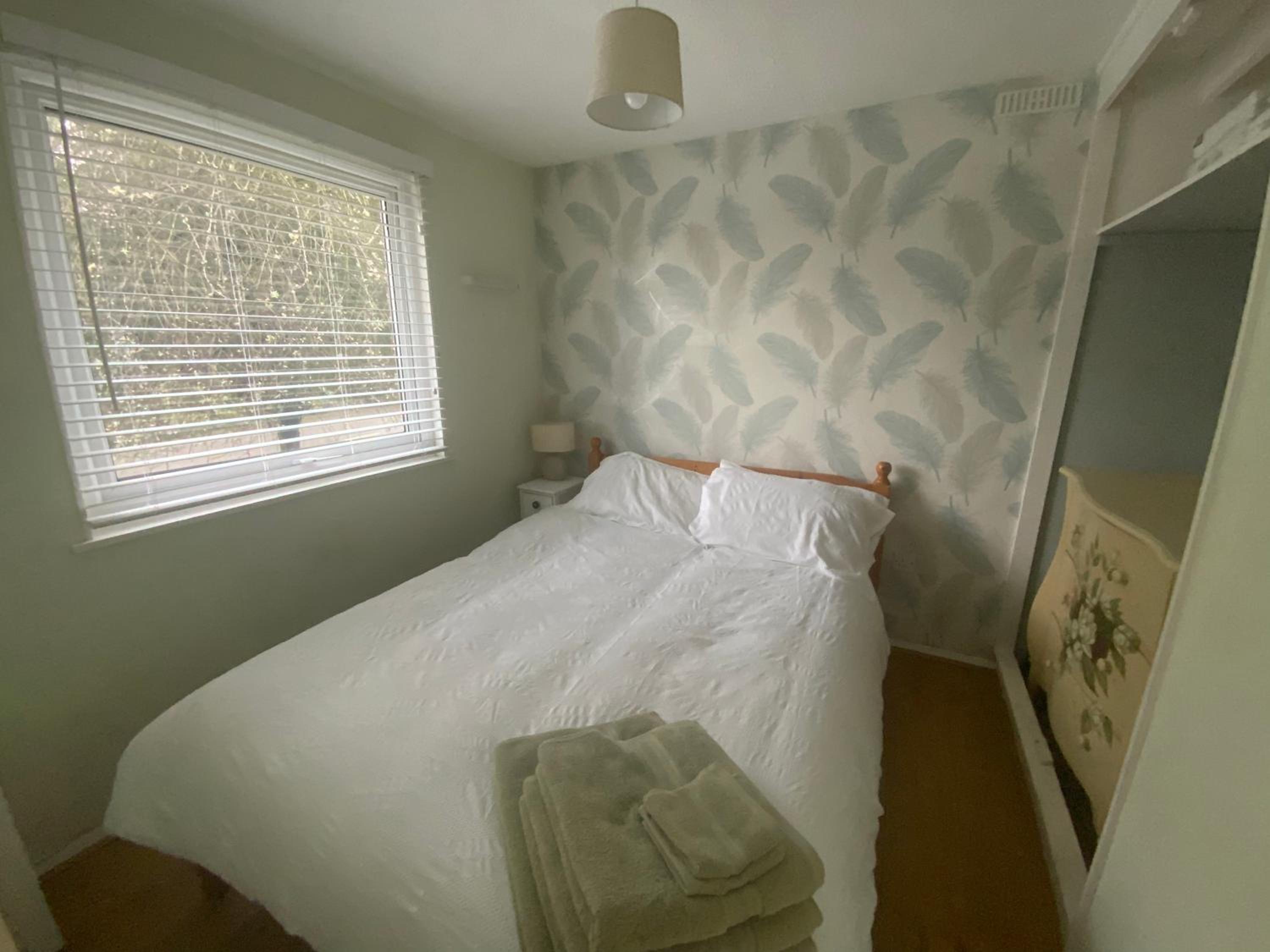 PEN-Y-FAN HOLIDAY CABIN - GLAN GWNA HOLIDAY PARK SNOWDONIA view 3