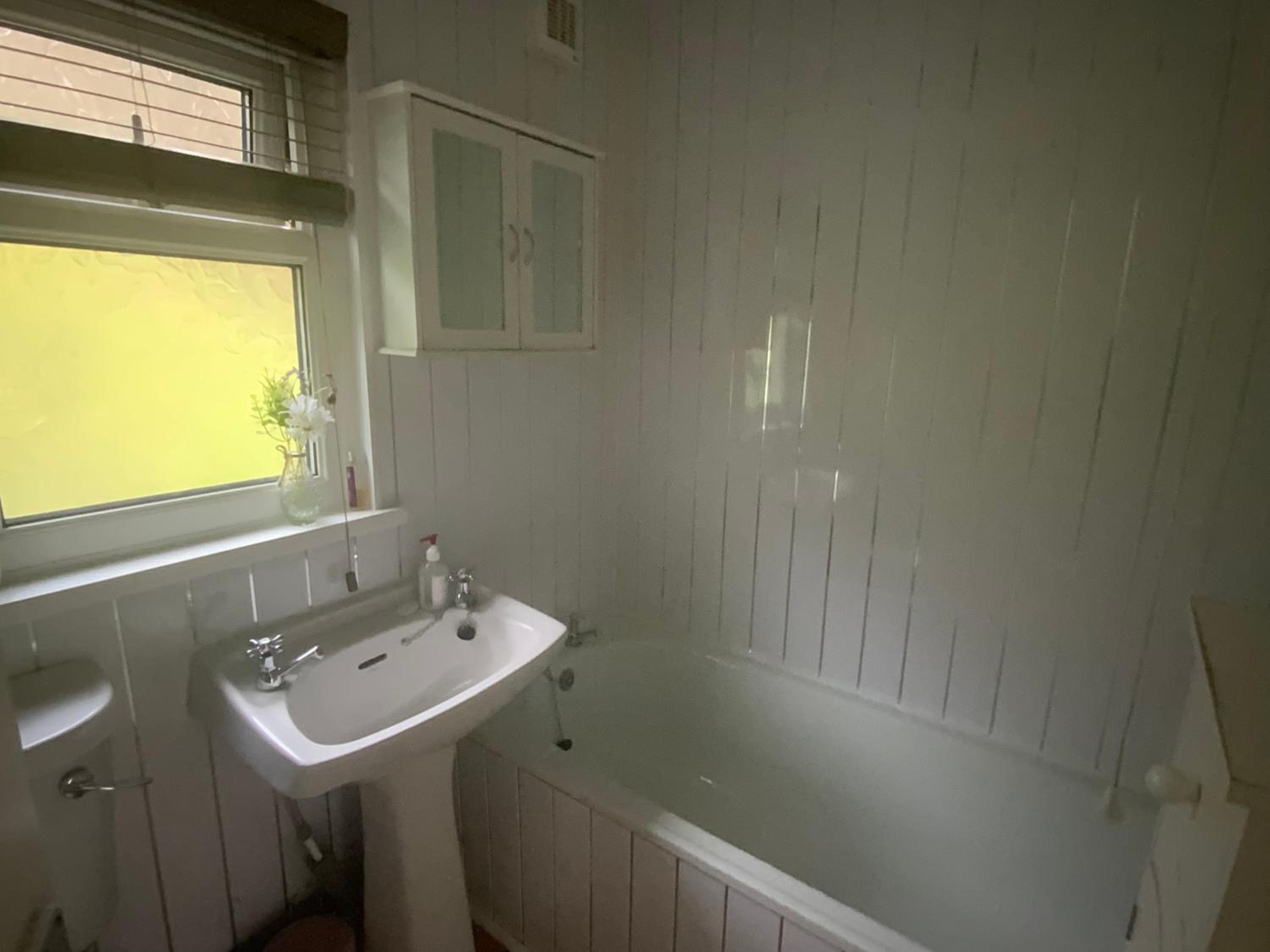 PEN-Y-FAN HOLIDAY CABIN - GLAN GWNA HOLIDAY PARK SNOWDONIA view 4