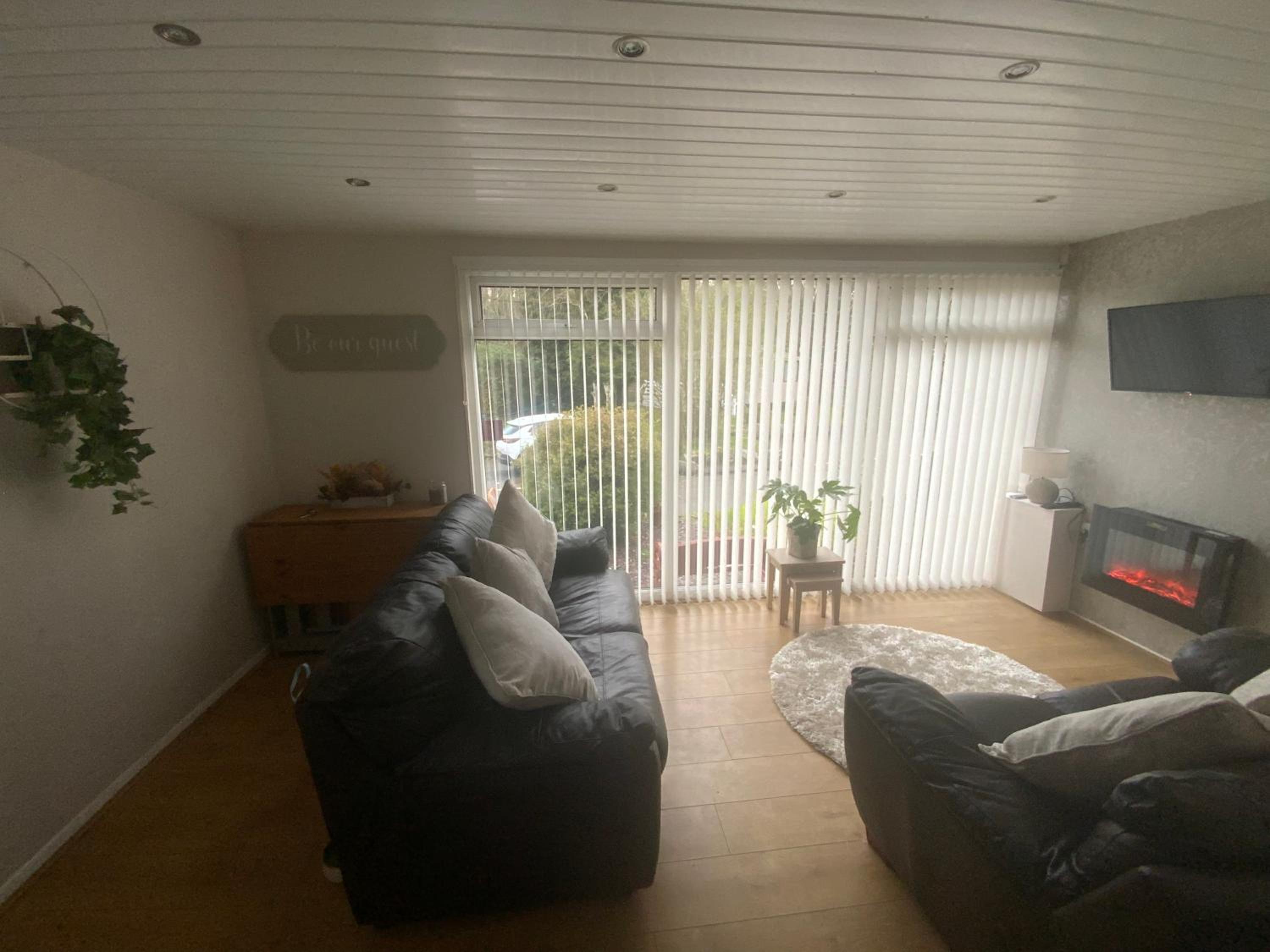 PEN-Y-FAN HOLIDAY CABIN - GLAN GWNA HOLIDAY PARK SNOWDONIA view 5