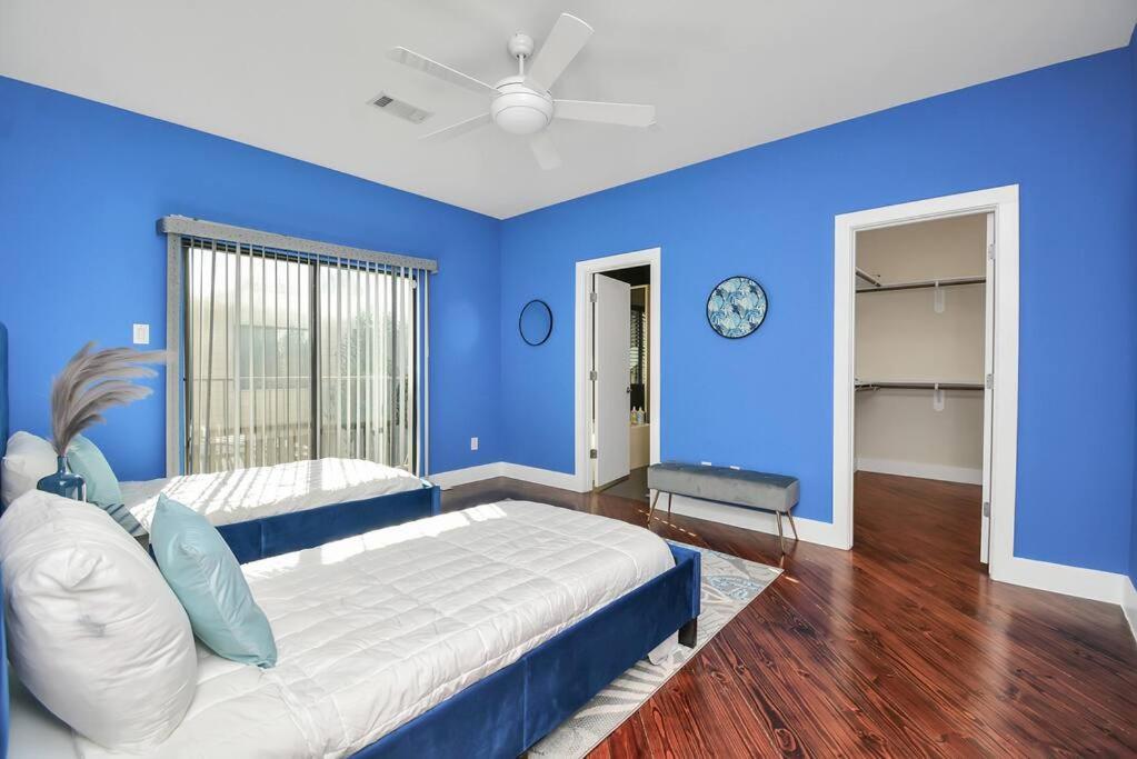 3BR/3.5BA Three Story East Downtown TownHouse with view view 4