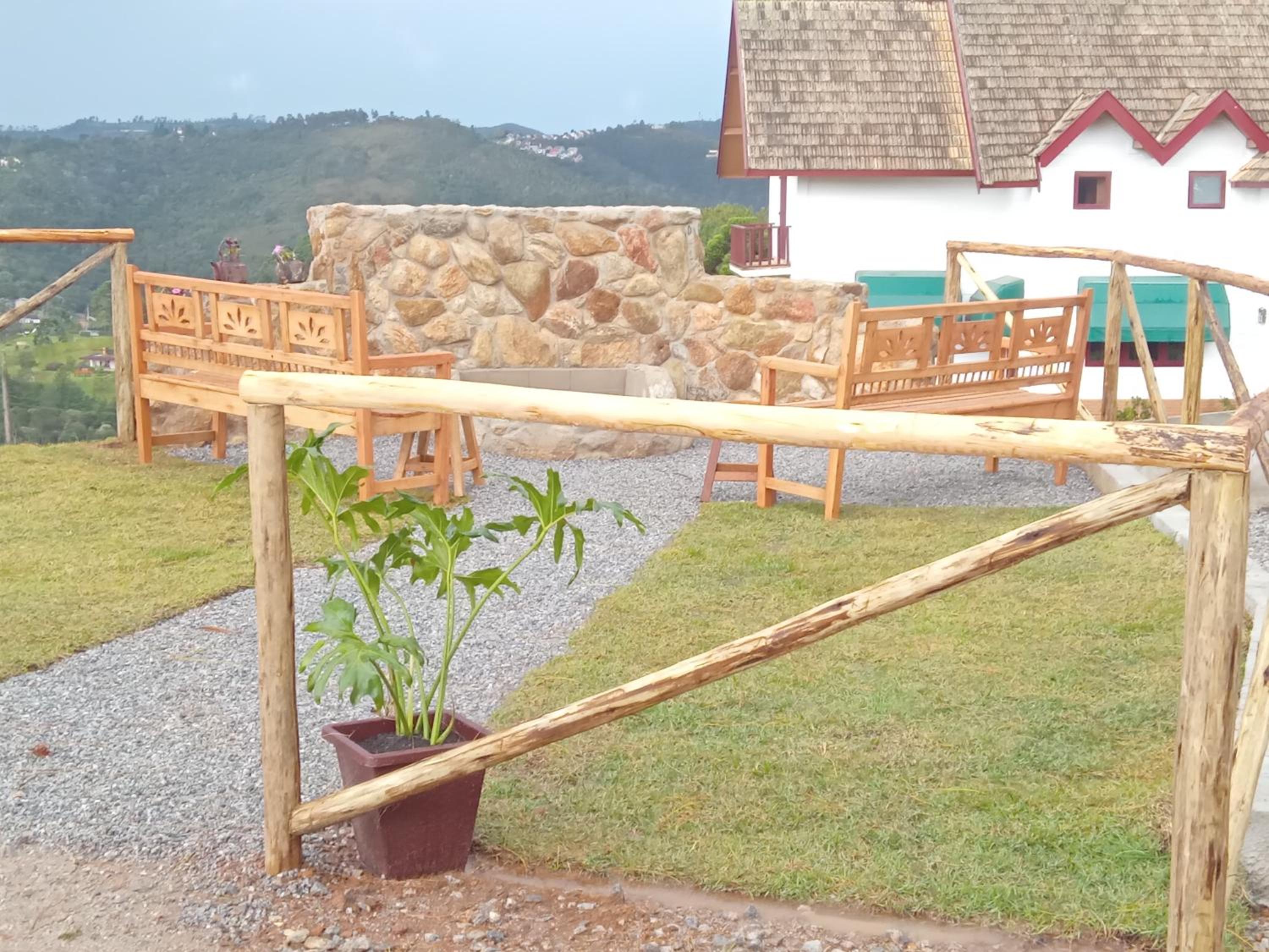 Pousada Grom's Village